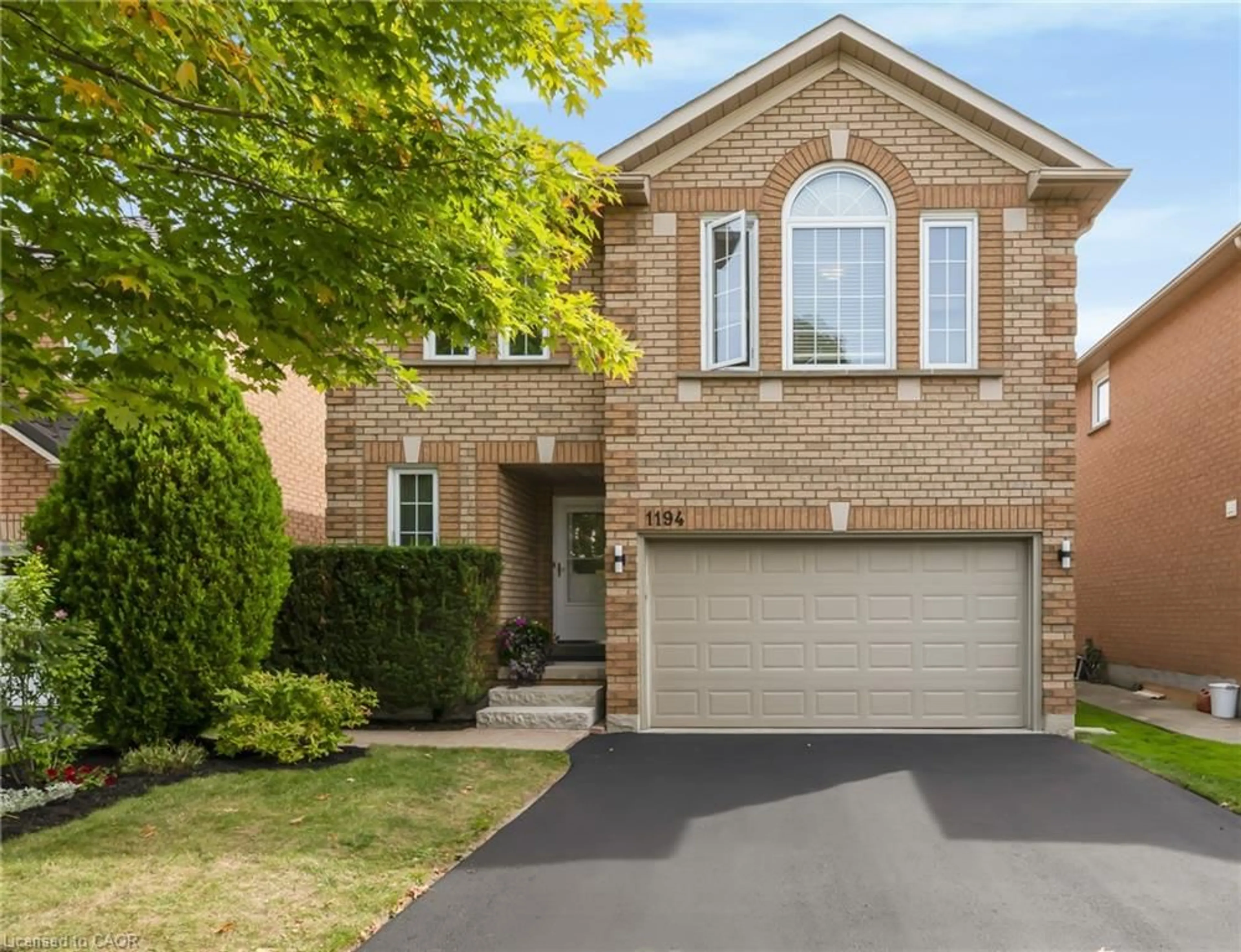 Home with brick exterior material, street for 1194 Old Oak Dr, Oakville Ontario L6M 3K7