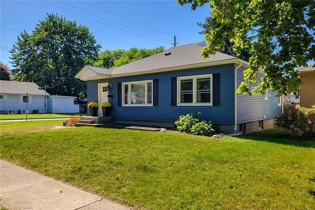 19 Thorndale Ave, St. Catharines 3