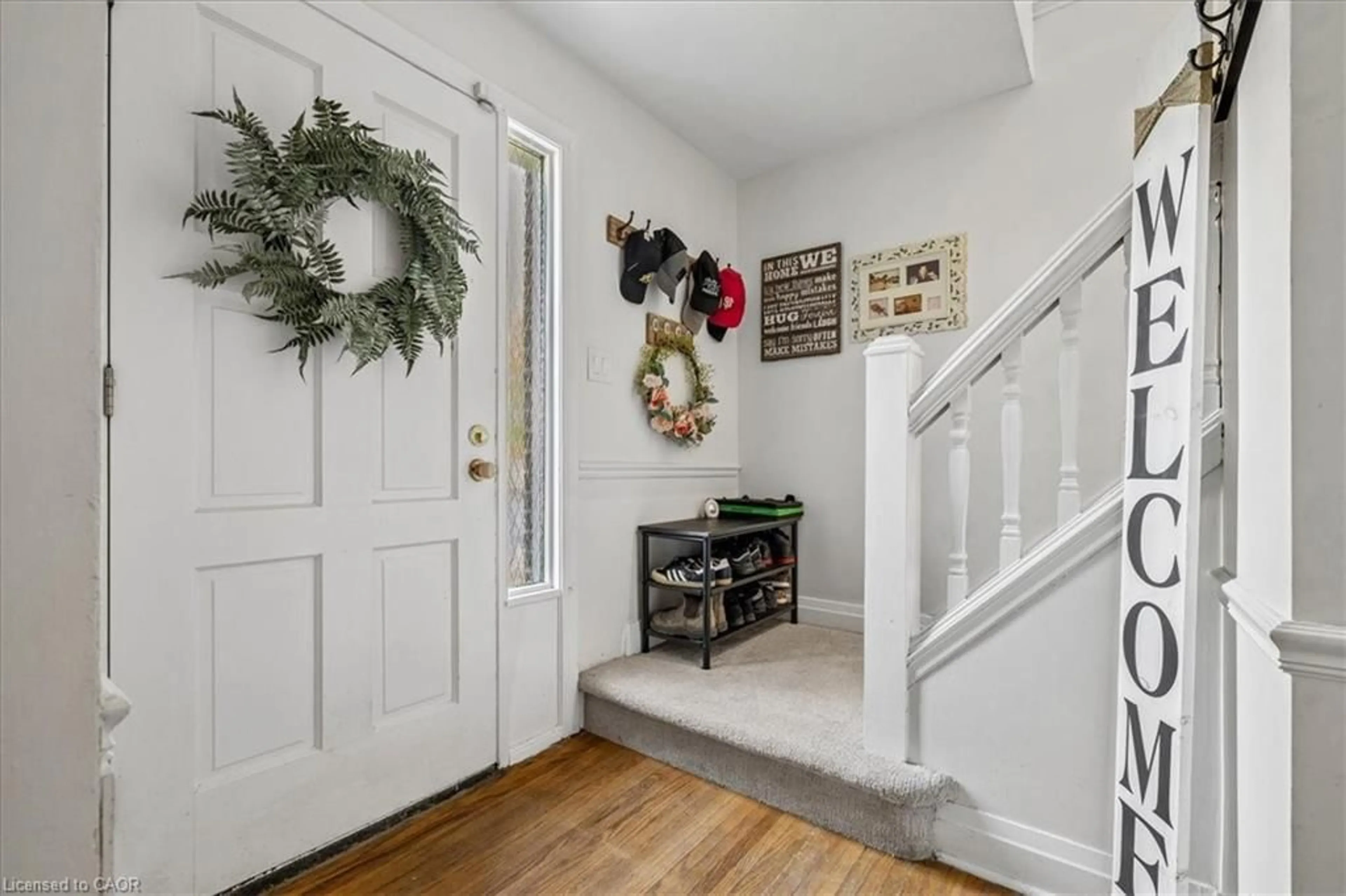 Indoor entryway for 80 Maclennan Ave, Hamilton Ontario L8V 1X6