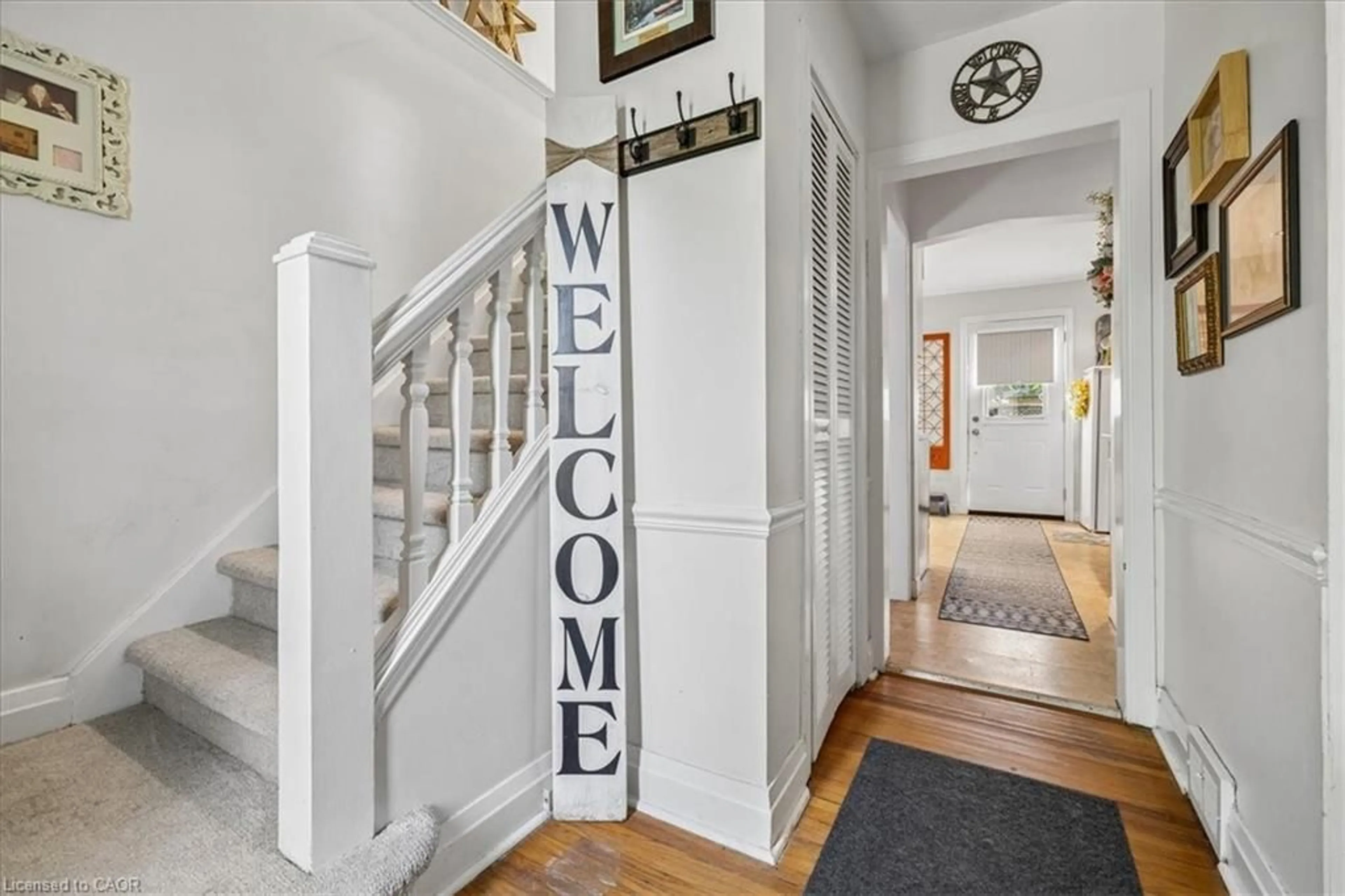 Indoor entryway for 80 Maclennan Ave, Hamilton Ontario L8V 1X6