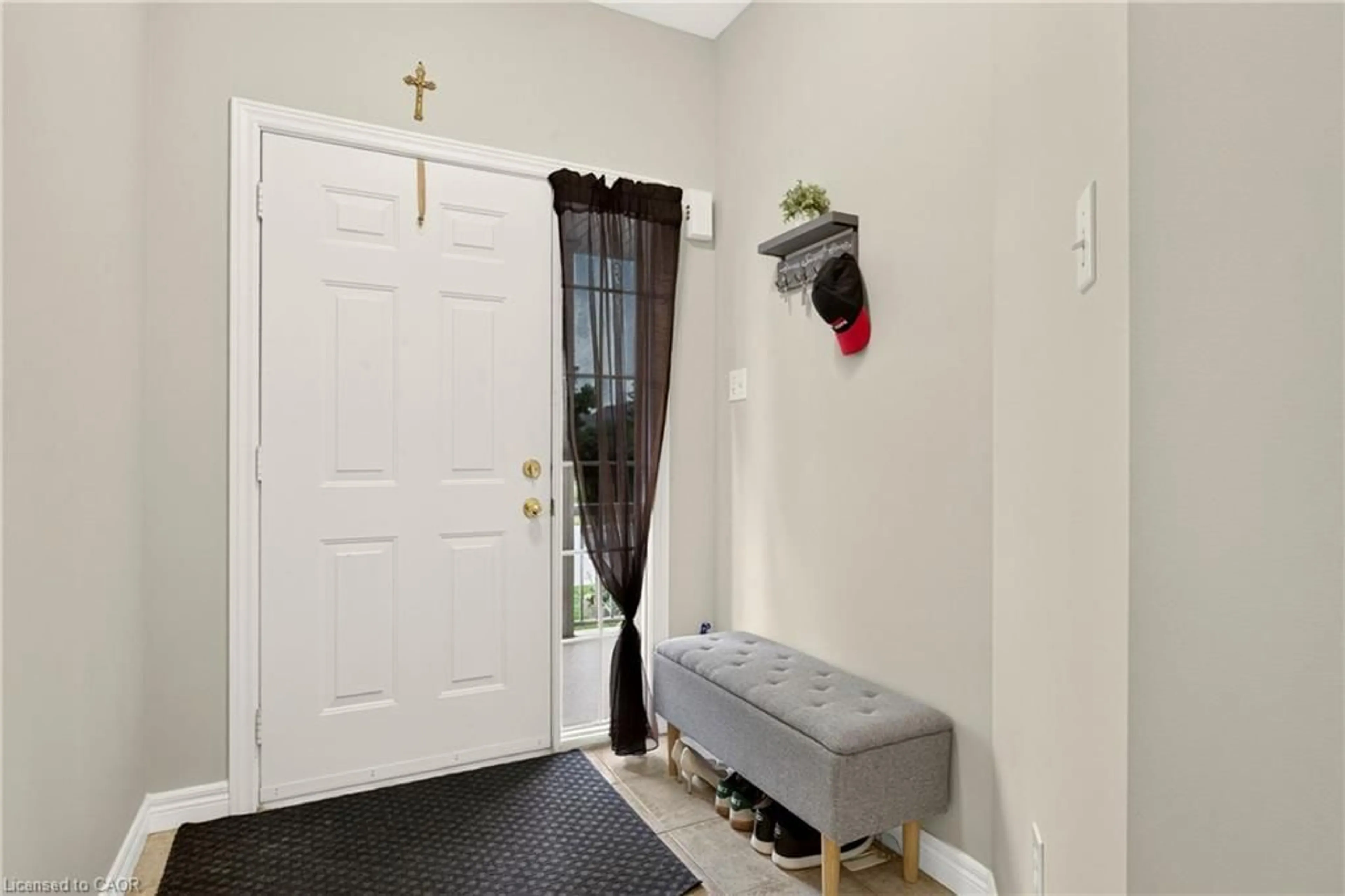 Indoor entryway for 130 Southbrook Dr #15, Binbrook Ontario L0R 1C0
