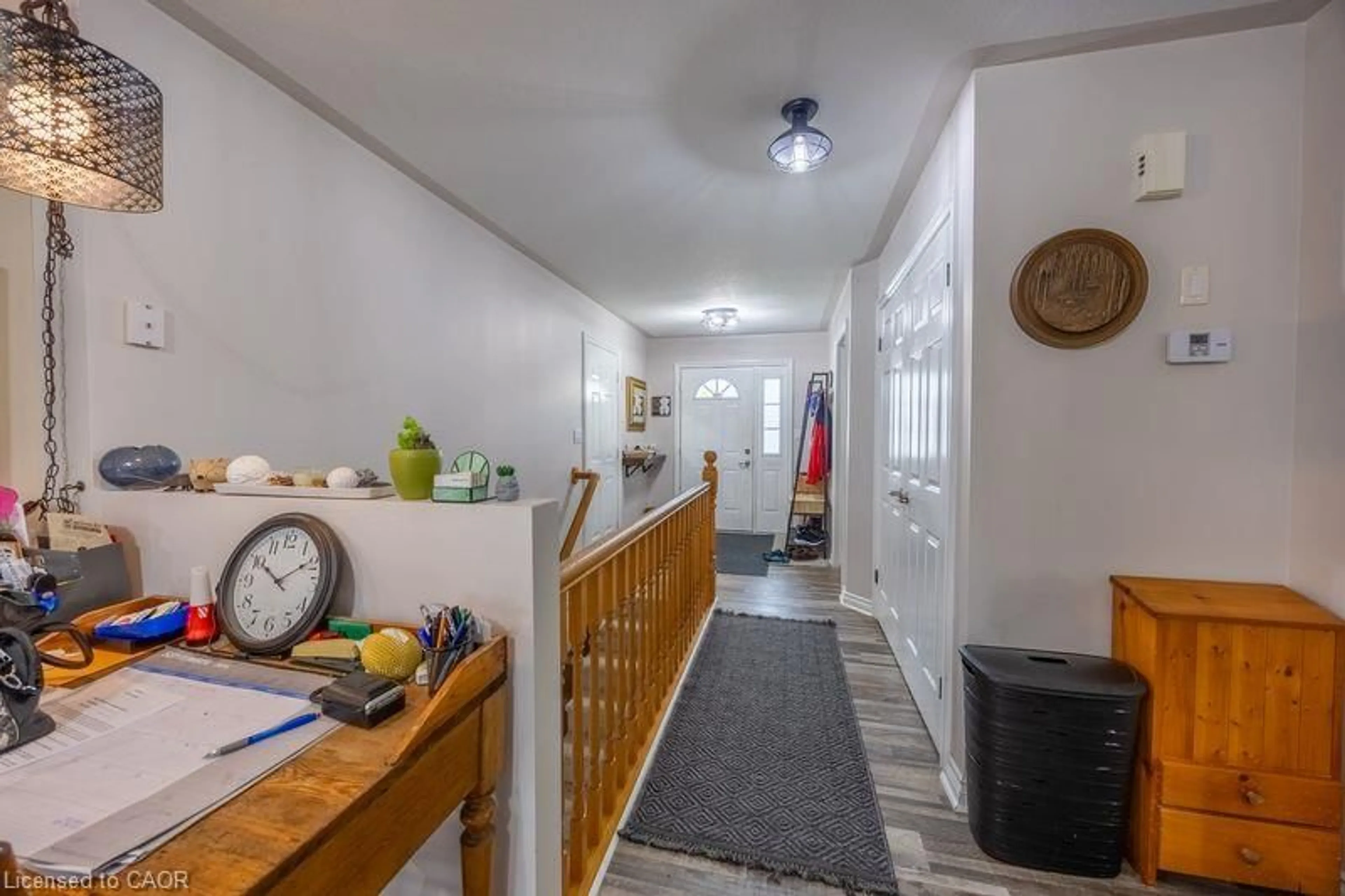 Indoor entryway for 123 Mill St, Delhi Ontario N4B 2N6