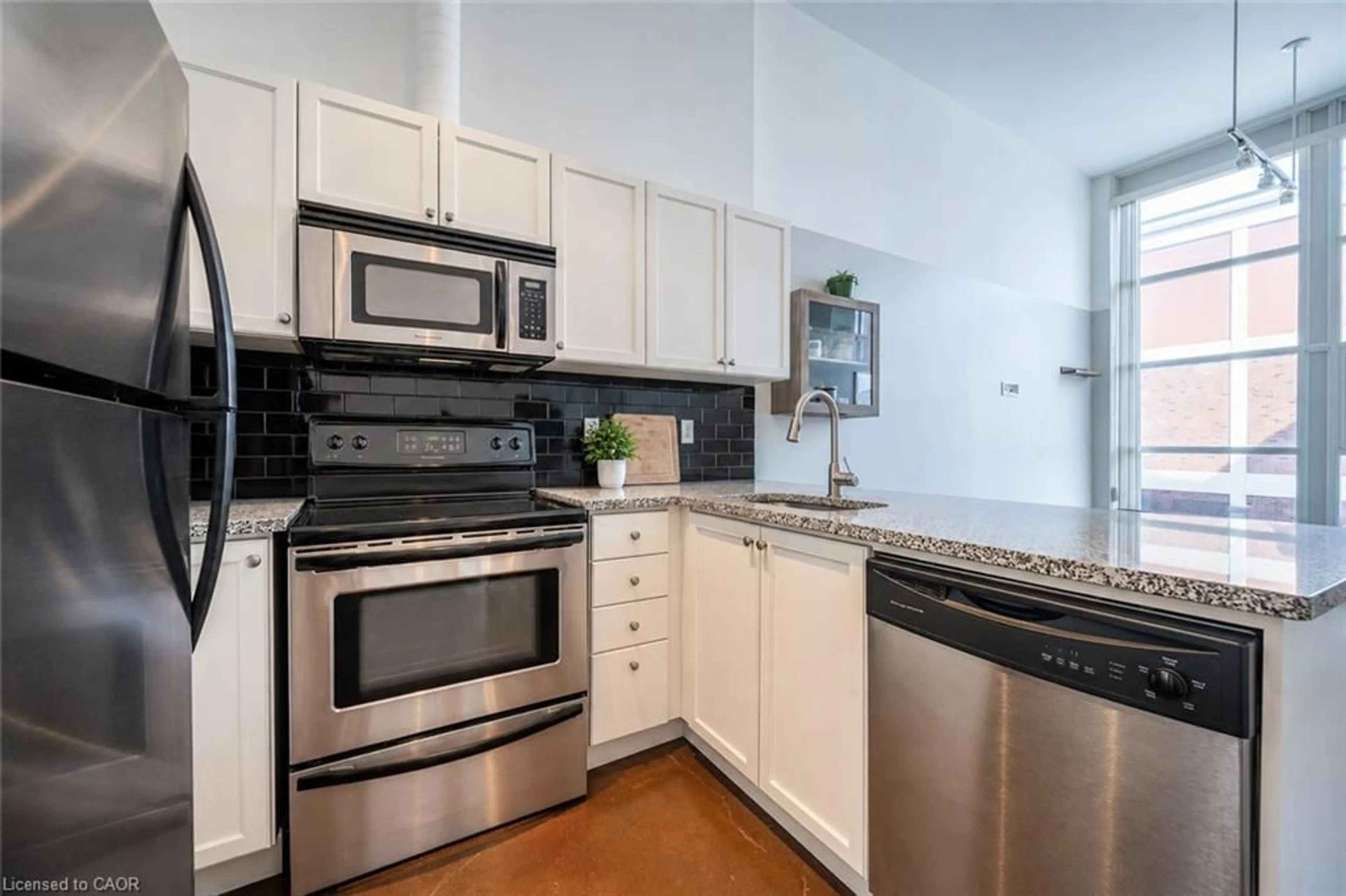 Standard kitchen, unknown for 404 King St #509, Kitchener Ontario N2G 4Z9