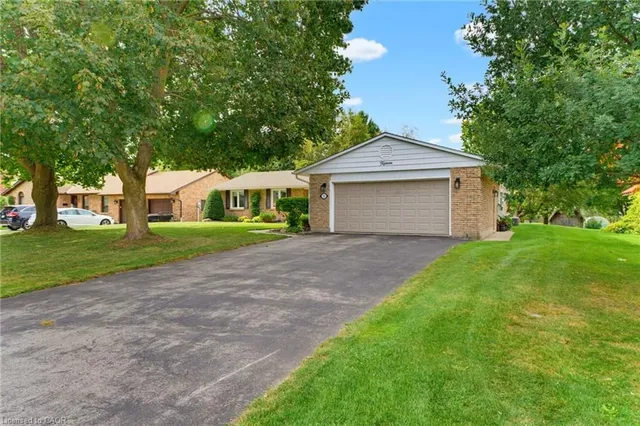 15 Mclaren Ave, Listowel 4