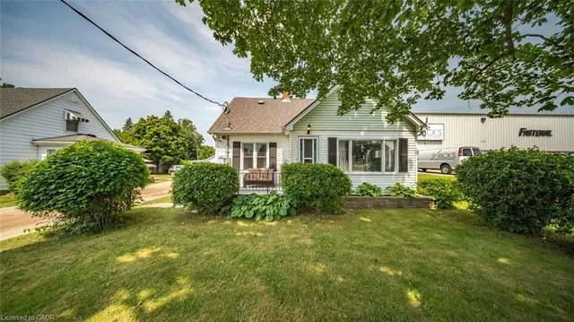 509 Queensway, Simcoe 2