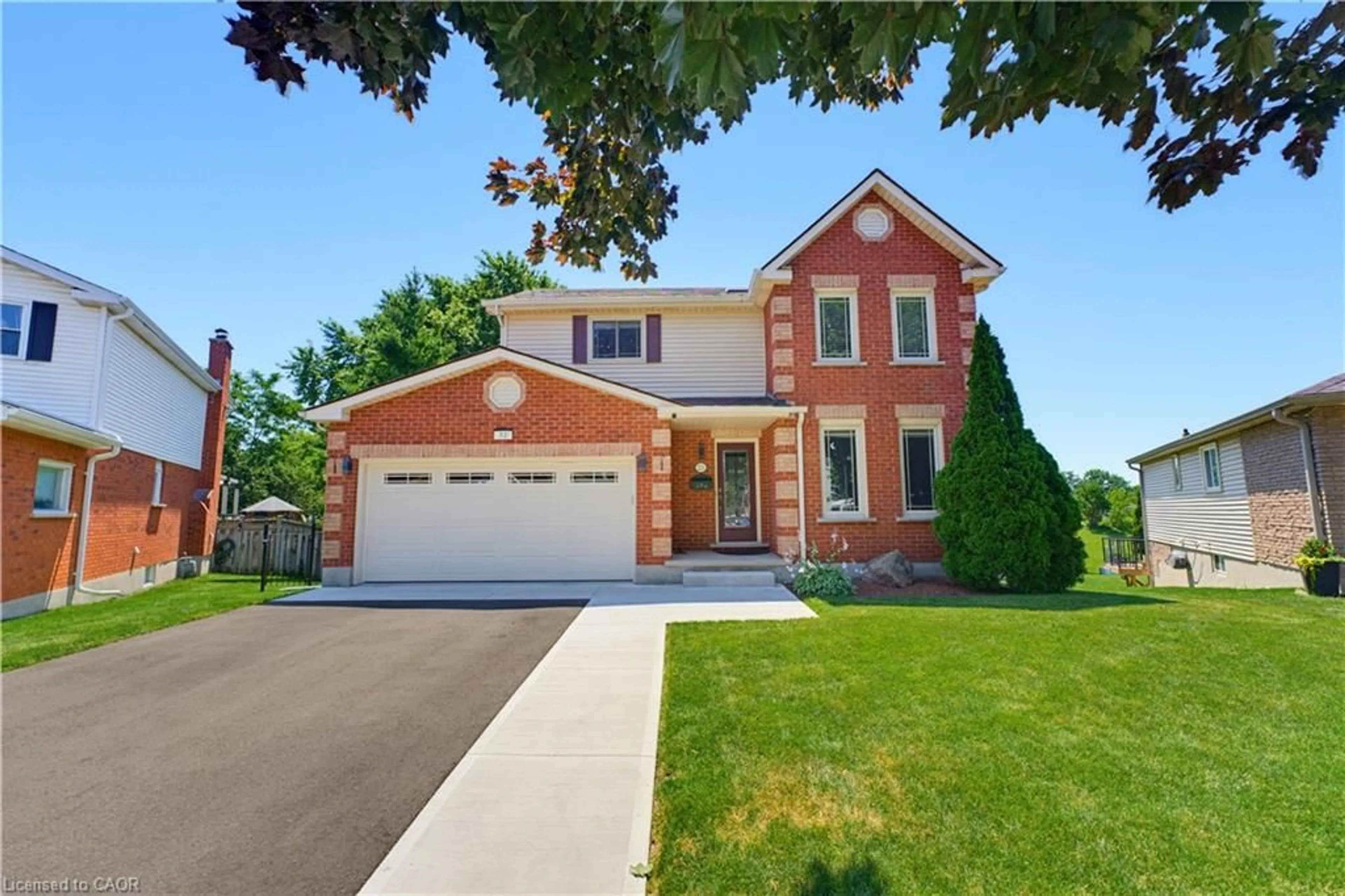 Home with brick exterior material, street for 32 Stonehaven Pl, Cambridge Ontario N1S 4V8
