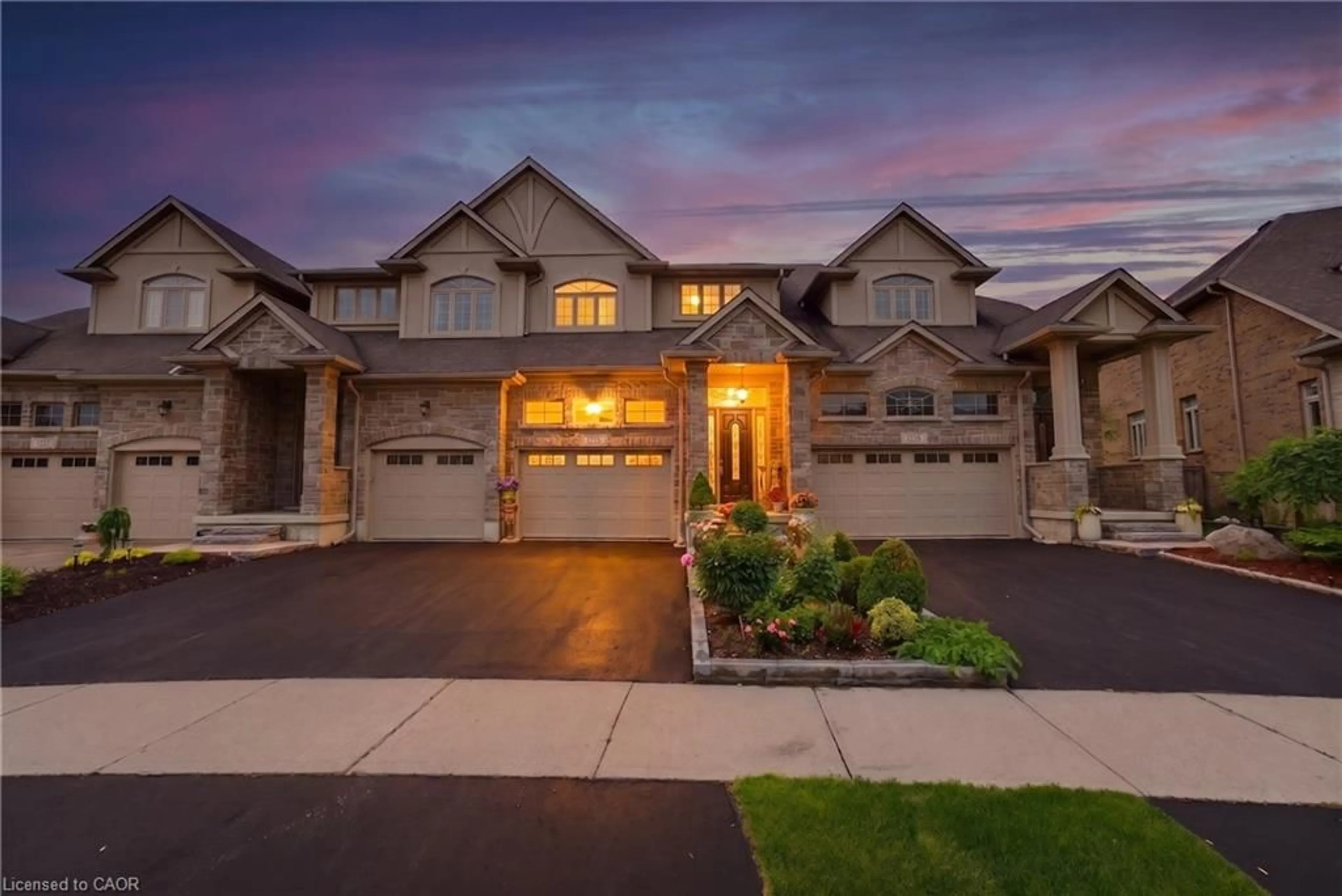 Home with brick exterior material, street for 123 Oak Park Dr, Waterloo Ontario N2K 0B3
