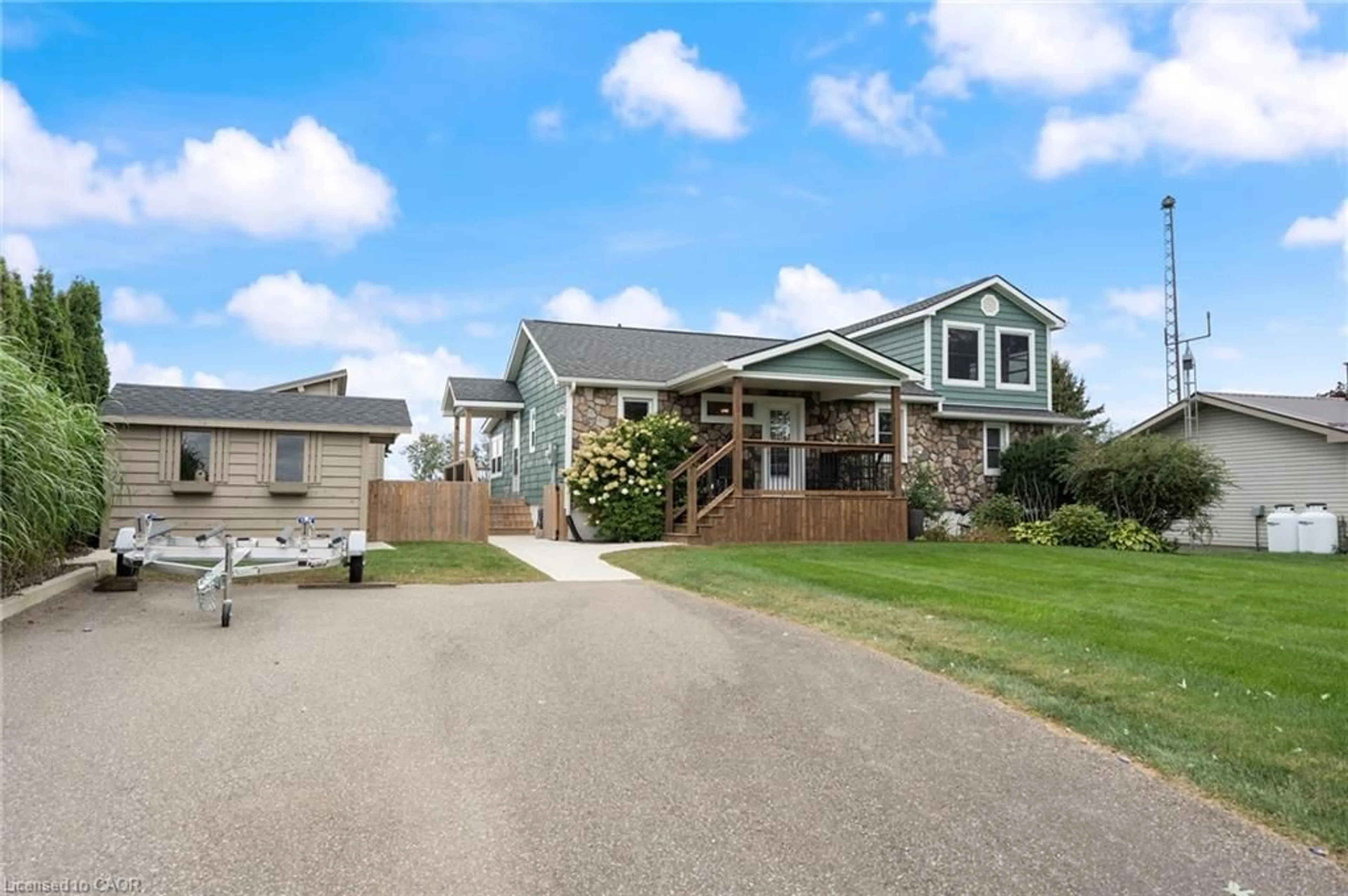 Home with vinyl exterior material, unknown for 88 Old Cut Blvd, Long Point Ontario N0E 1M0
