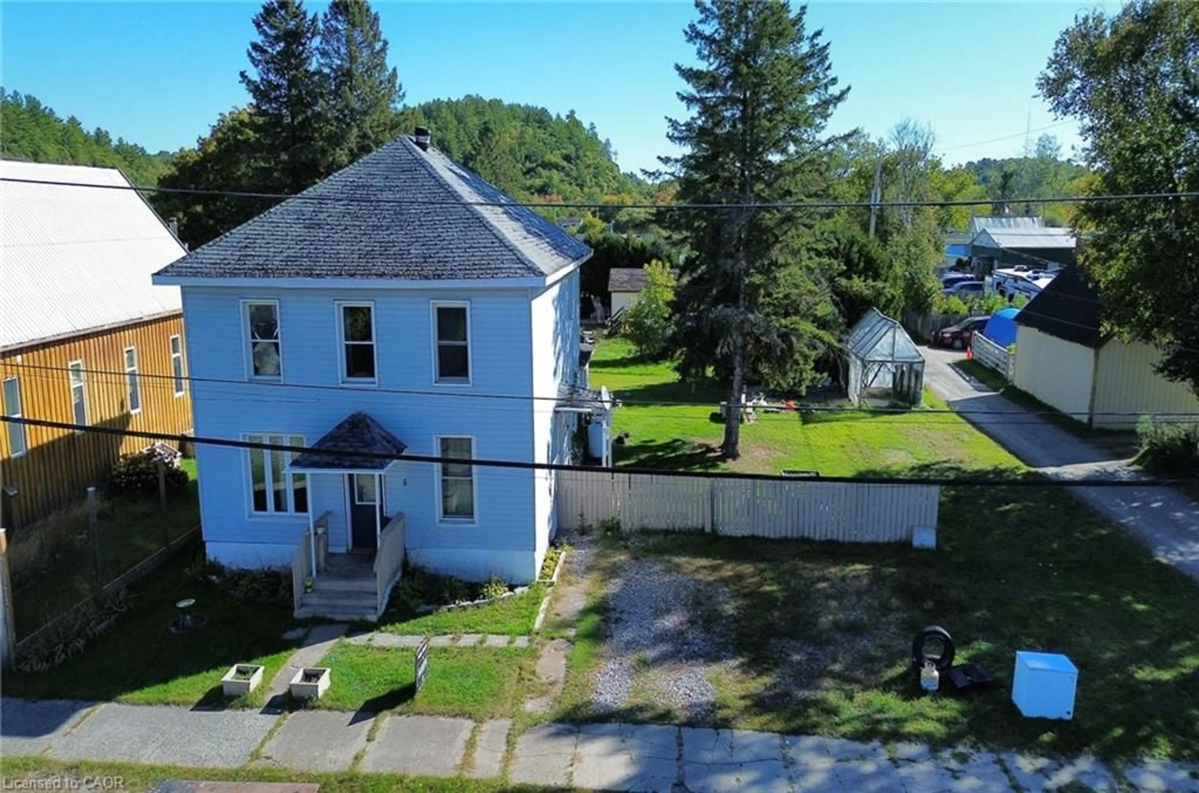 A pic from outside/outdoor area/front of a property/back of a property/a pic from drone, street for 8 Nelson St, Webbwood Ontario P0P 2G0