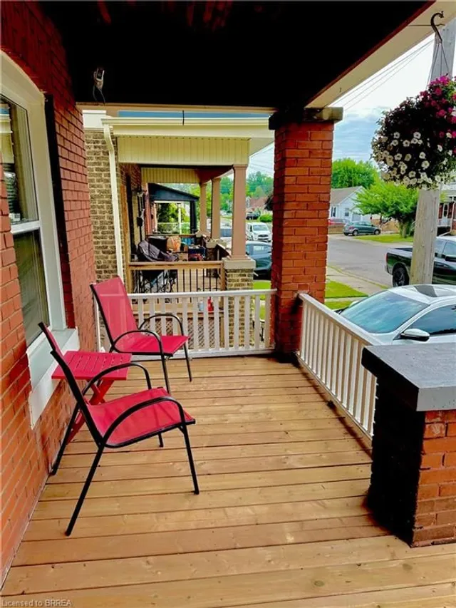 104 Mary St, Brantford 3