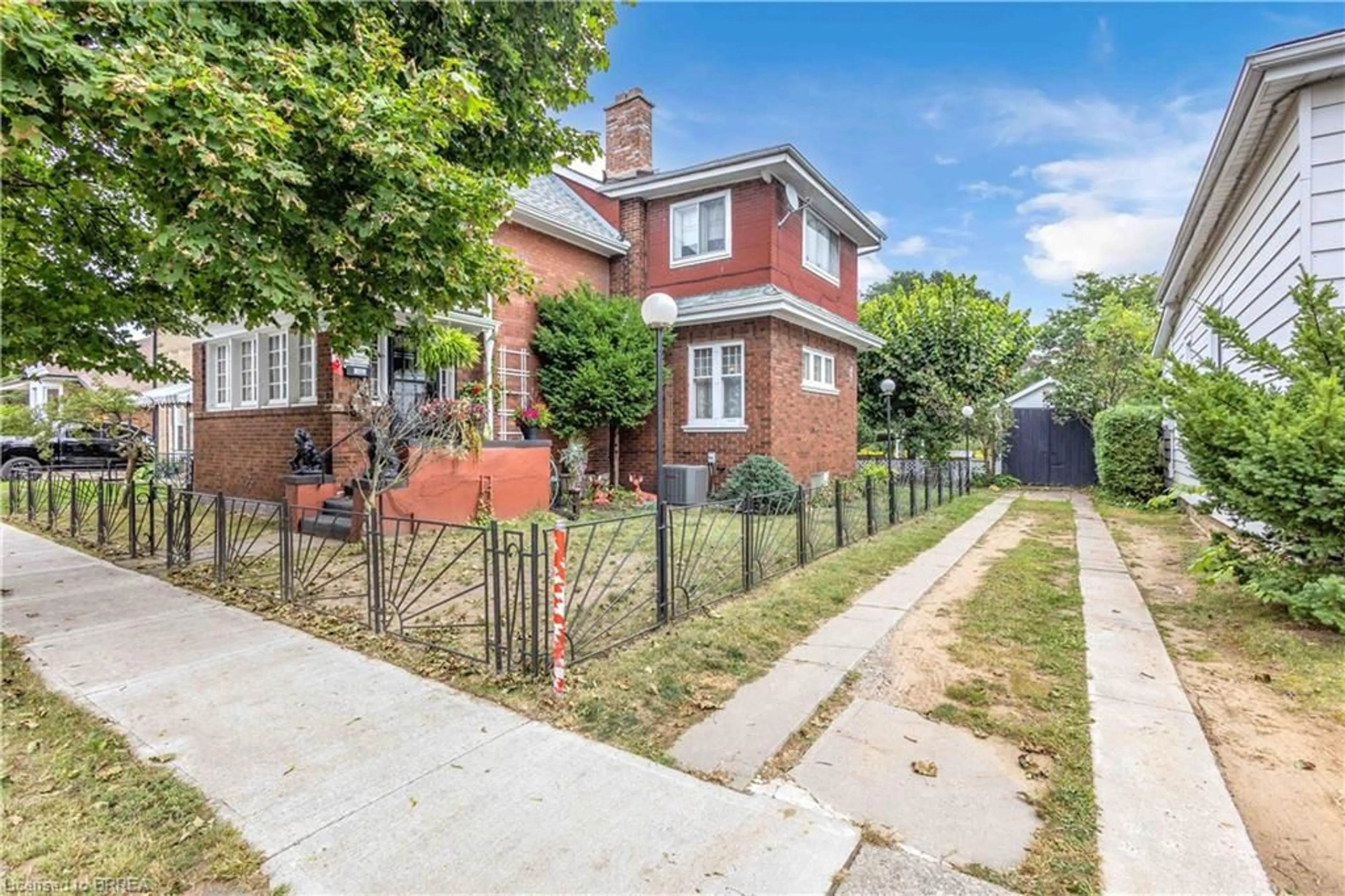 Home with brick exterior material, street for 113 Sydenham St, Brantford Ontario N3R 3Y7
