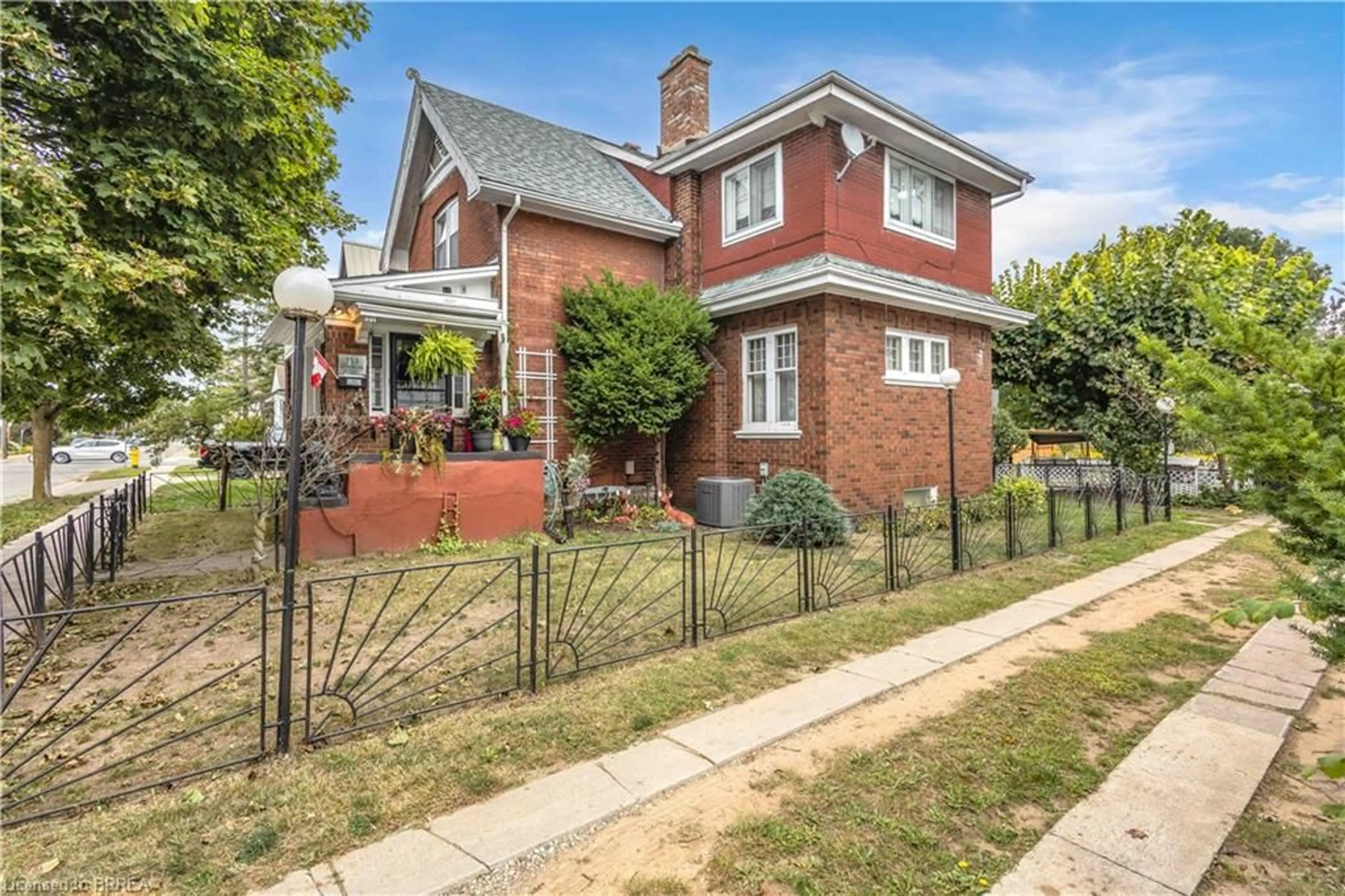 Home with brick exterior material, street for 113 Sydenham St, Brantford Ontario N3R 3Y7
