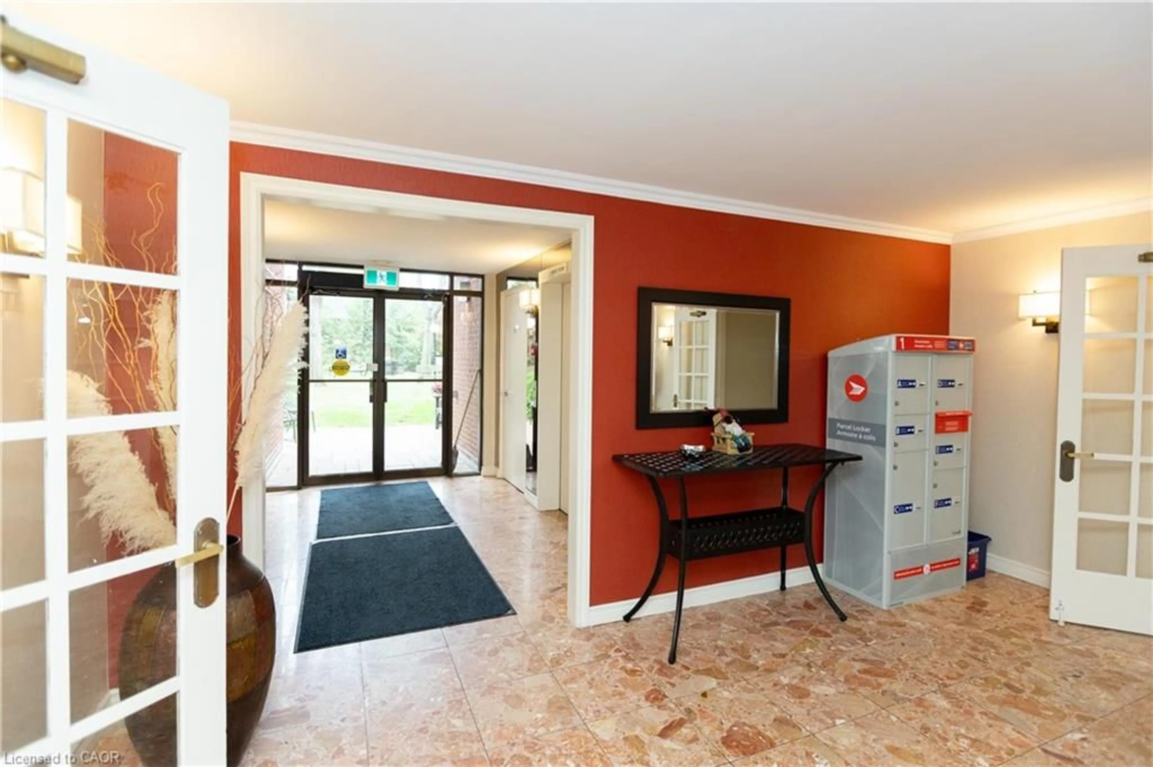 Indoor foyer for 150 Wilson St #116, Ancaster Ontario L8R 1E2