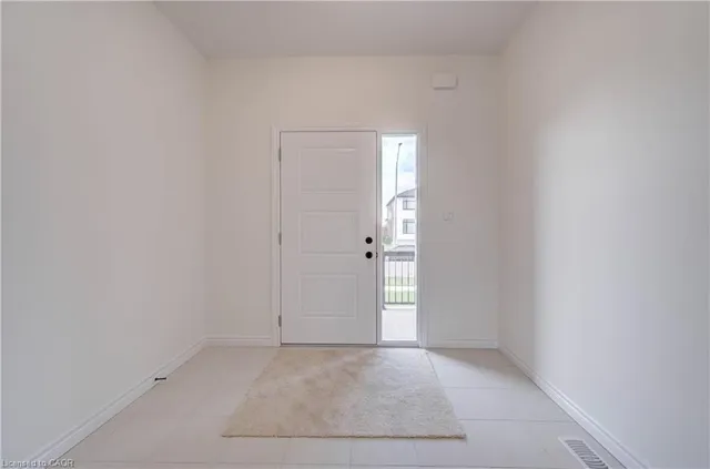 10 Munn Cres, Paris 2
