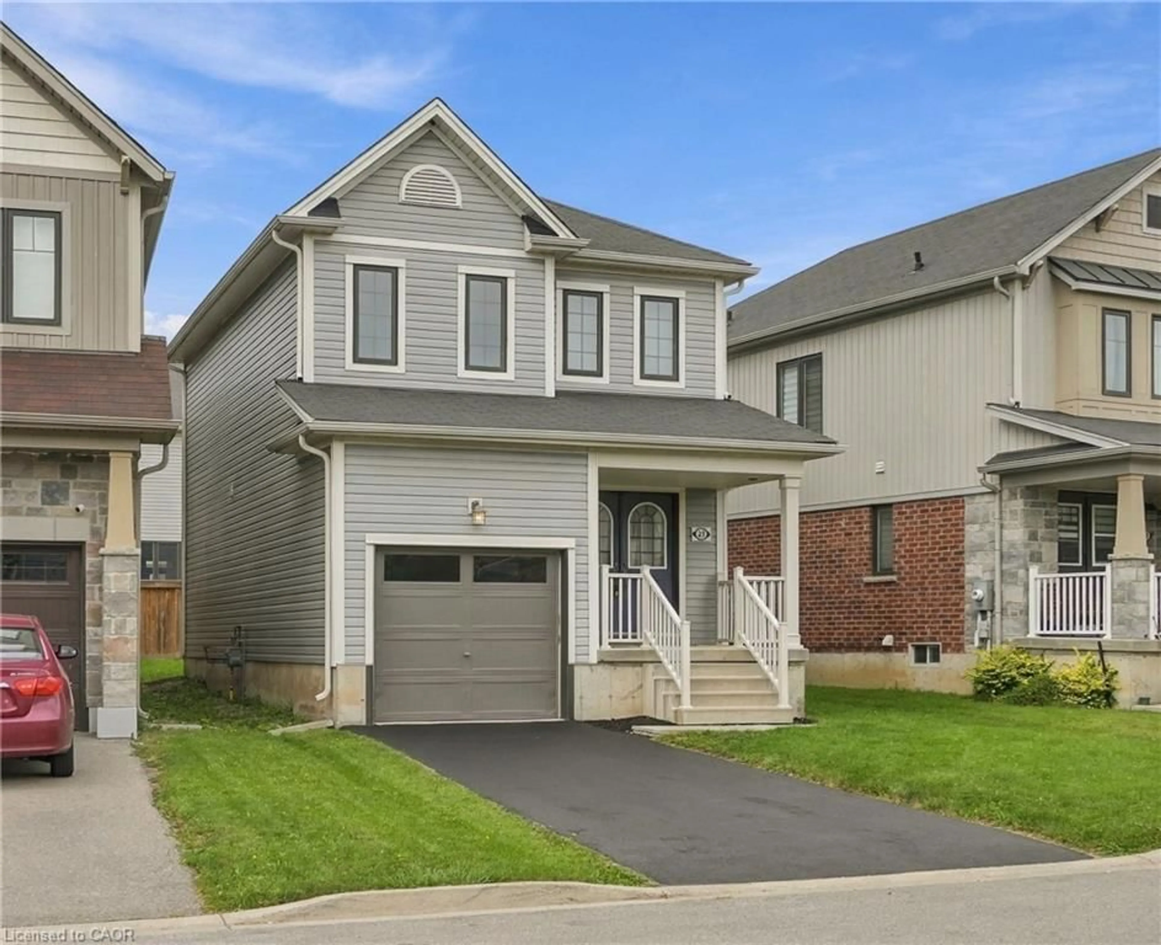 Home with vinyl exterior material, street for 23 Patterson Dr, Caledonia Ontario N3W 0B8