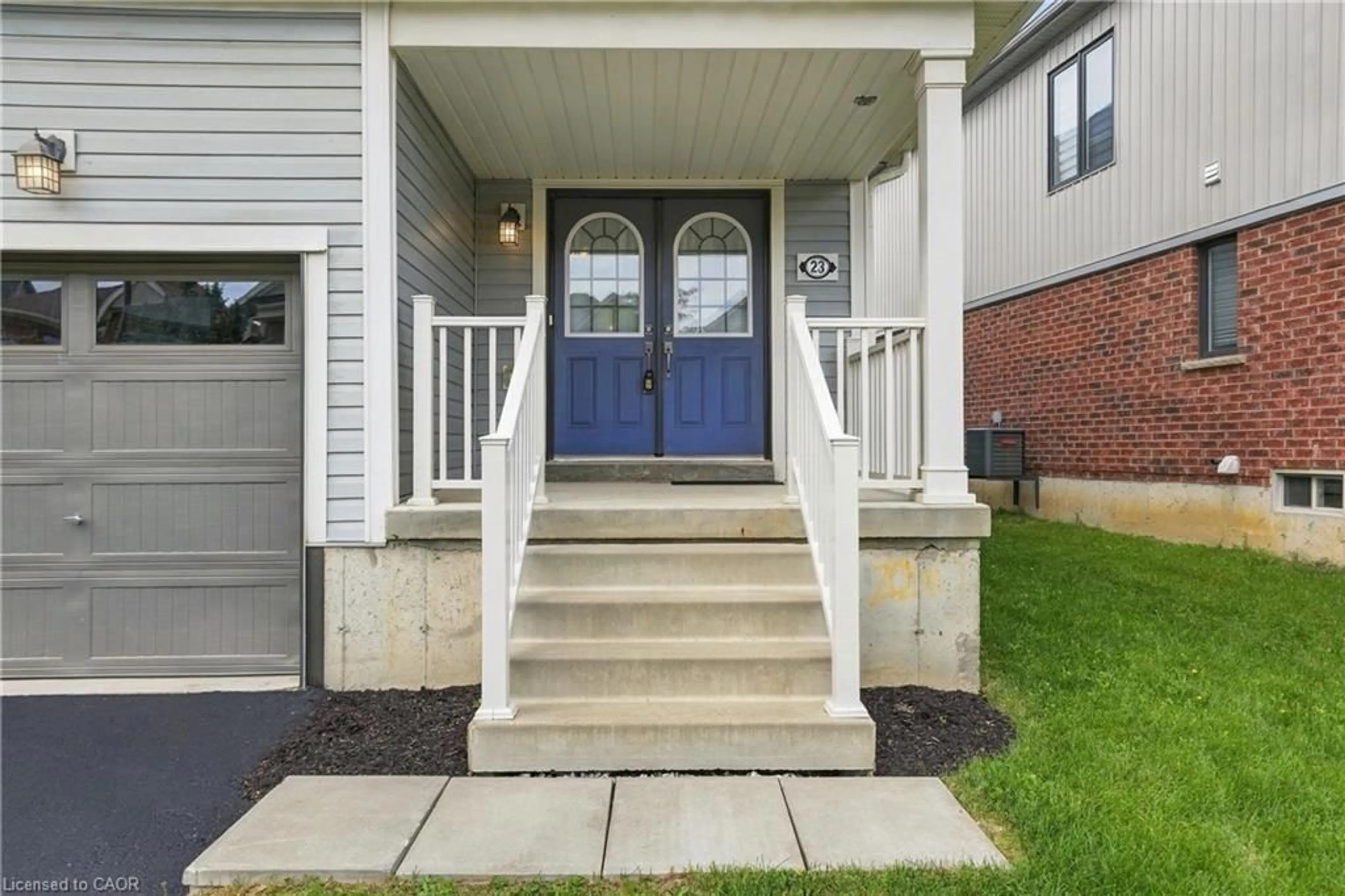 Indoor entryway for 23 Patterson Dr, Caledonia Ontario N3W 0B8