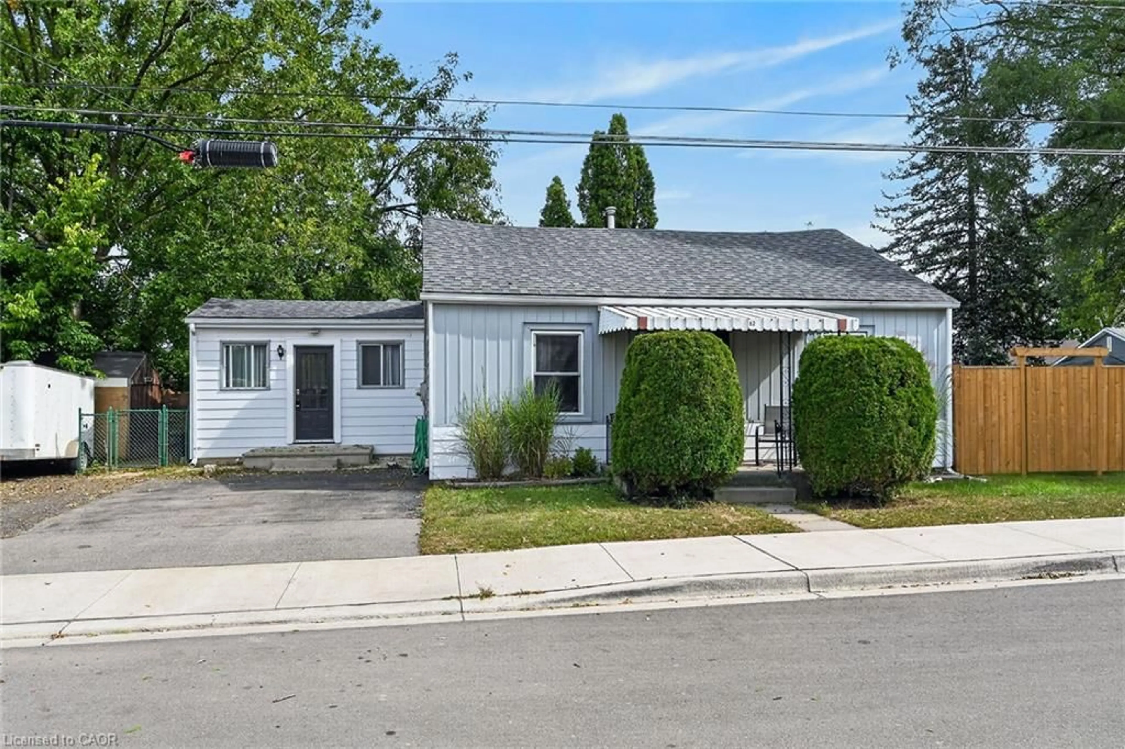 Unknown for 82 Division St, Brantford Ontario N3S 2P5