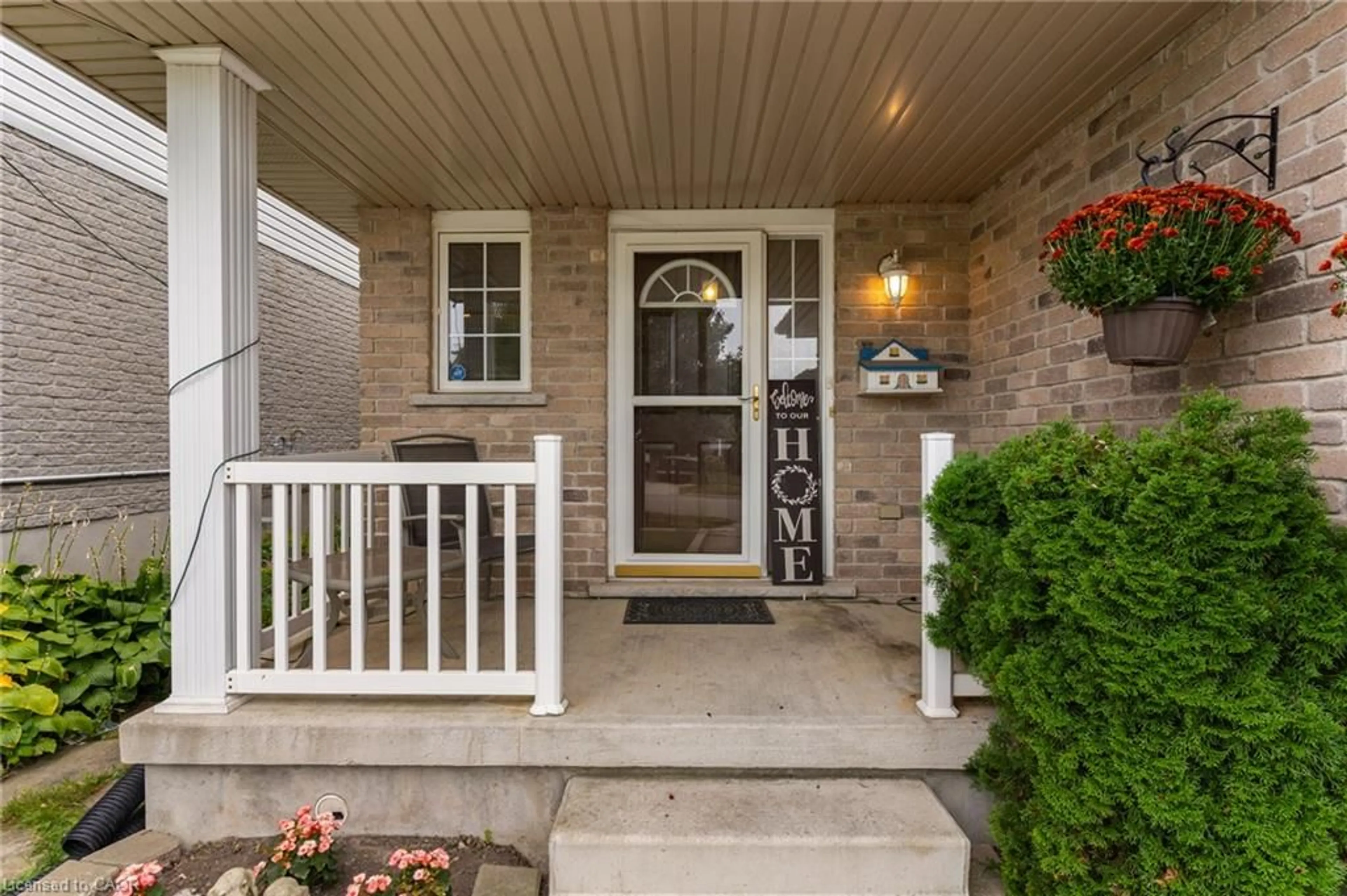 Indoor entryway for 509 Langlaw Dr, Cambridge Ontario N1P 1H8