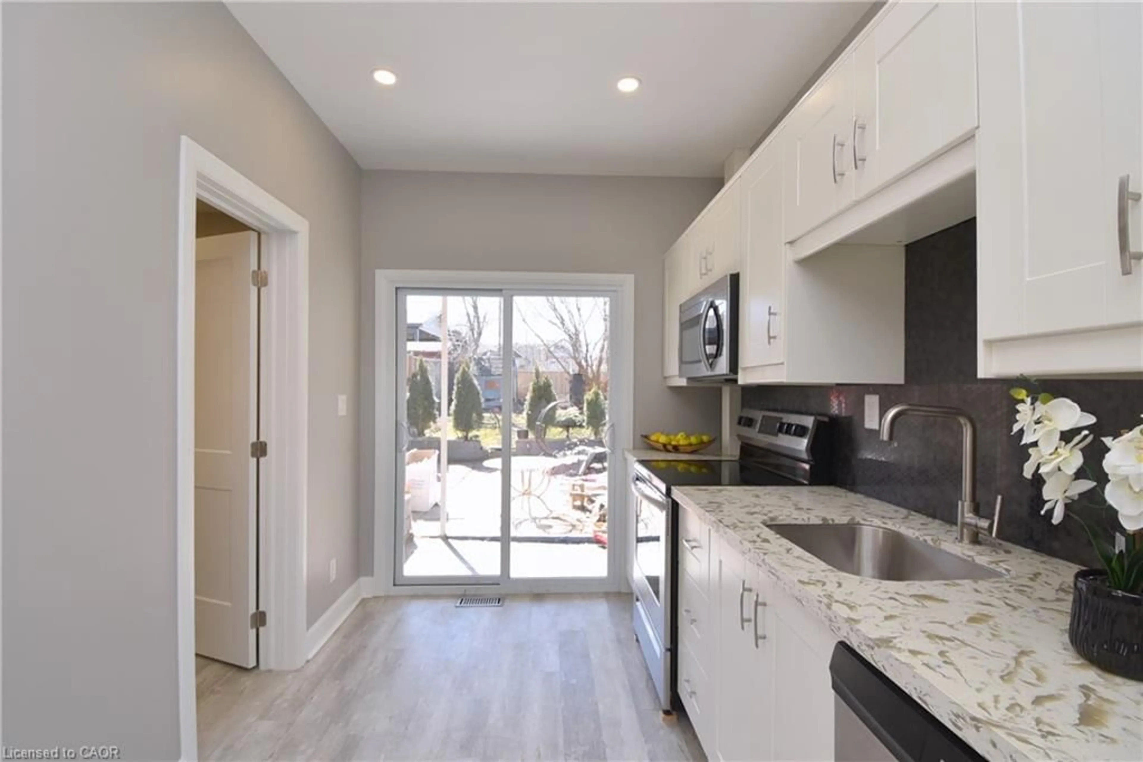 Open concept kitchen, ceramic/tile floor for 76 Burlington St, Hamilton Ontario L8L 4G6
