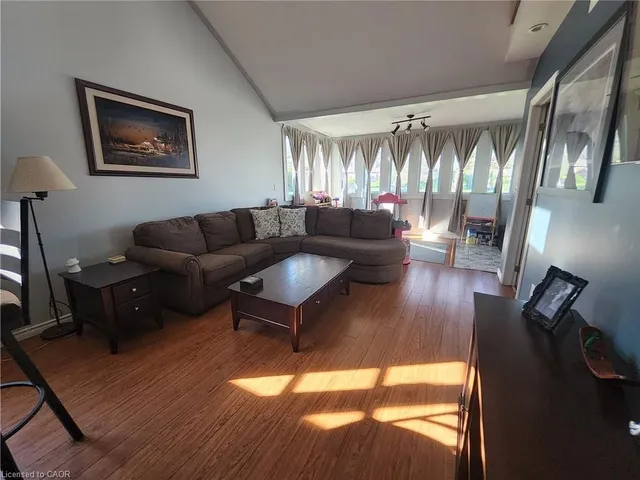 196 North Main St, Simcoe 5