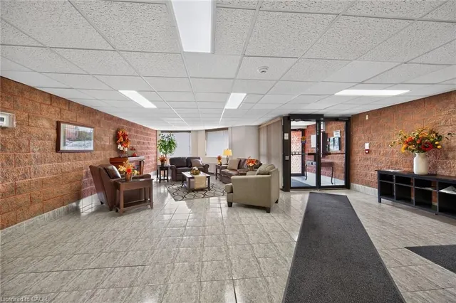 5 Mill Pond Crt #202, Simcoe 5
