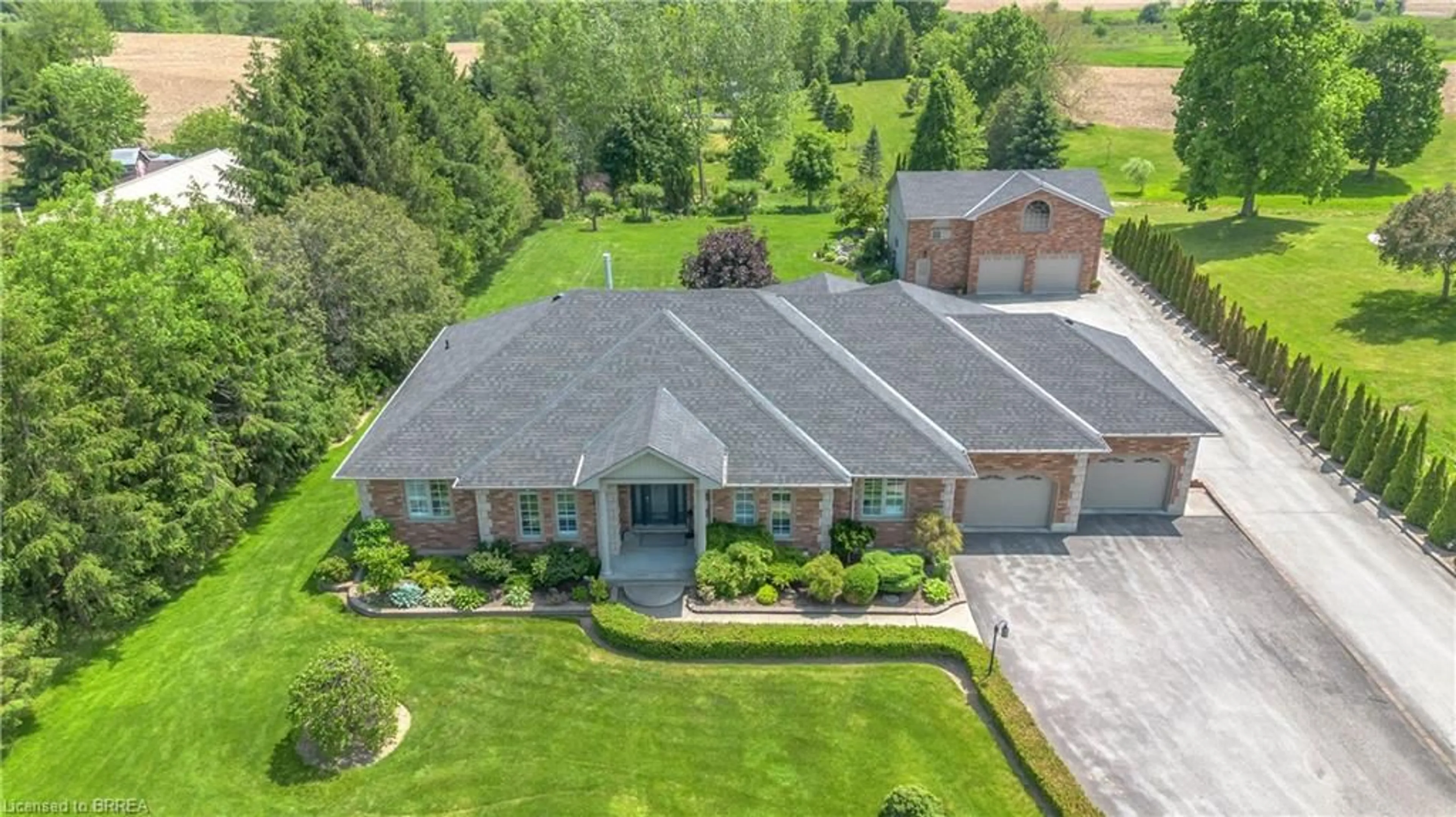 A pic from outside/outdoor area/front of a property/back of a property/a pic from drone, unknown for 302 German School Rd, Paris Ontario N3L 3E1