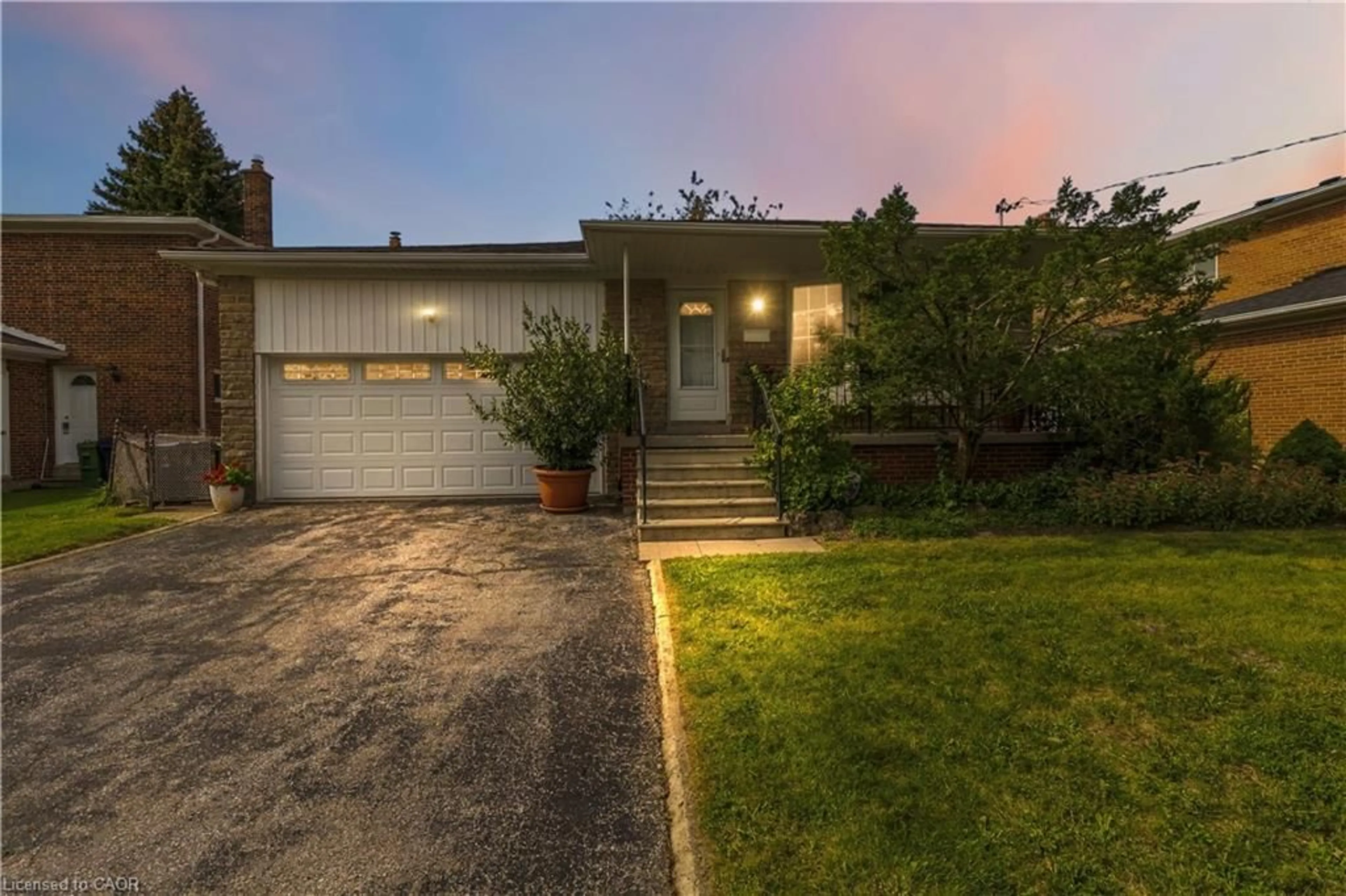 Unknown for 152 Hilda Ave, North York Ontario M2M 1V9