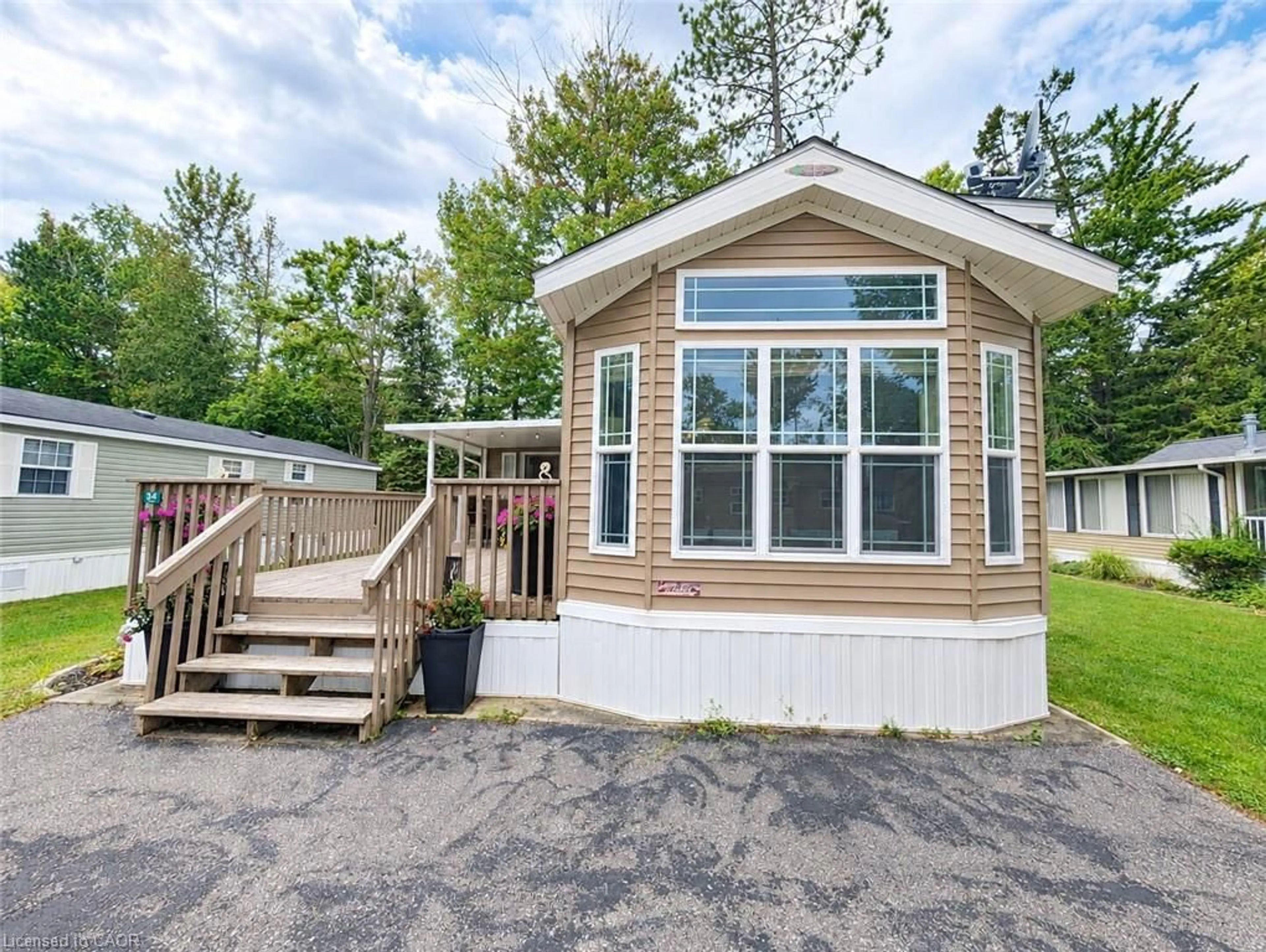 Home with vinyl exterior material, unknown for 34 Temagami Trail, Wasaga Beach Ontario L9Z 1X7