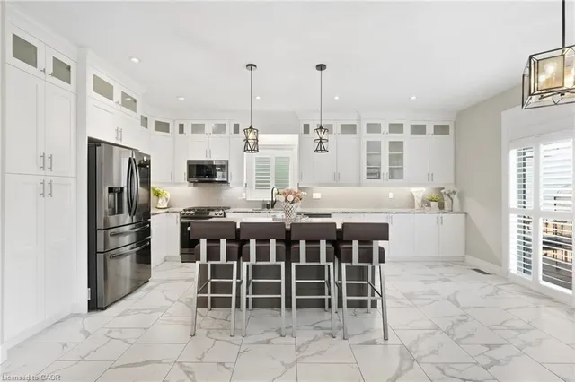 88 Eringate Crt, Stoney Creek 4