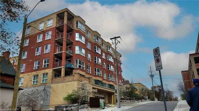 20 St. George St #404, Kitchener 3