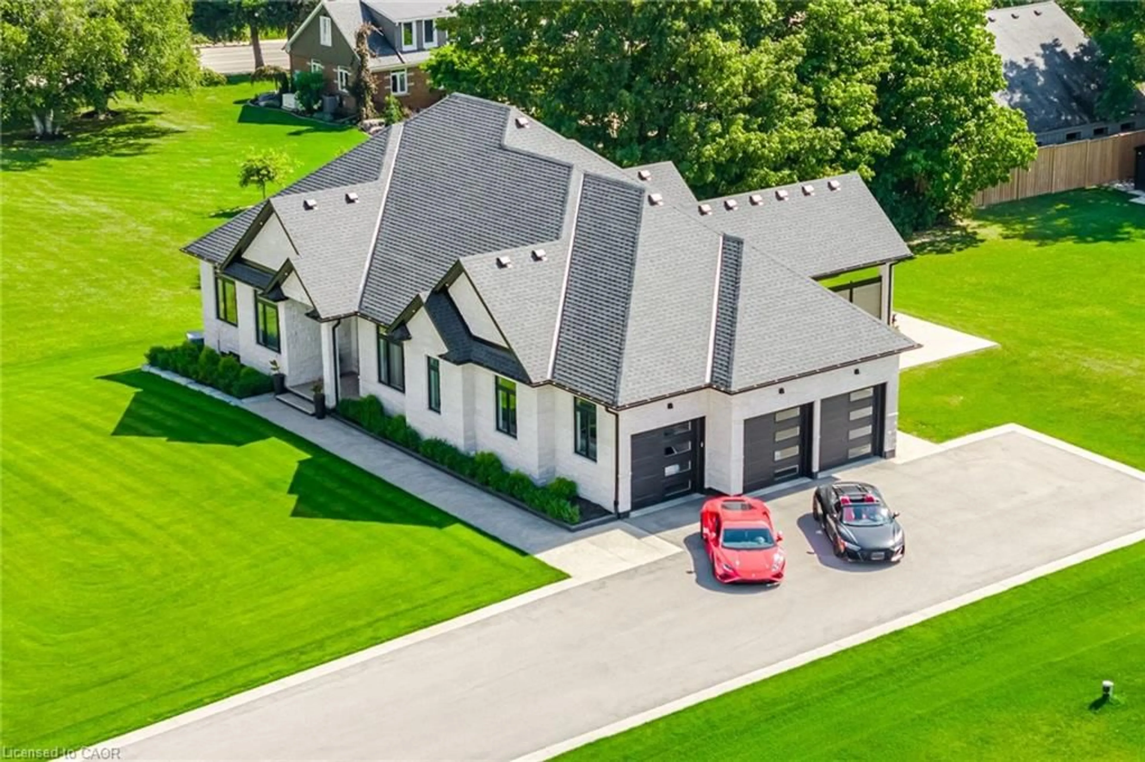 A pic from outside/outdoor area/front of a property/back of a property/a pic from drone, street for 56 Augustus St, Scotland Ontario N0E 1R0