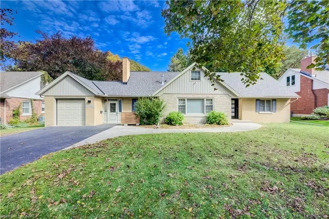656 Westmount Rd, Kitchener 1