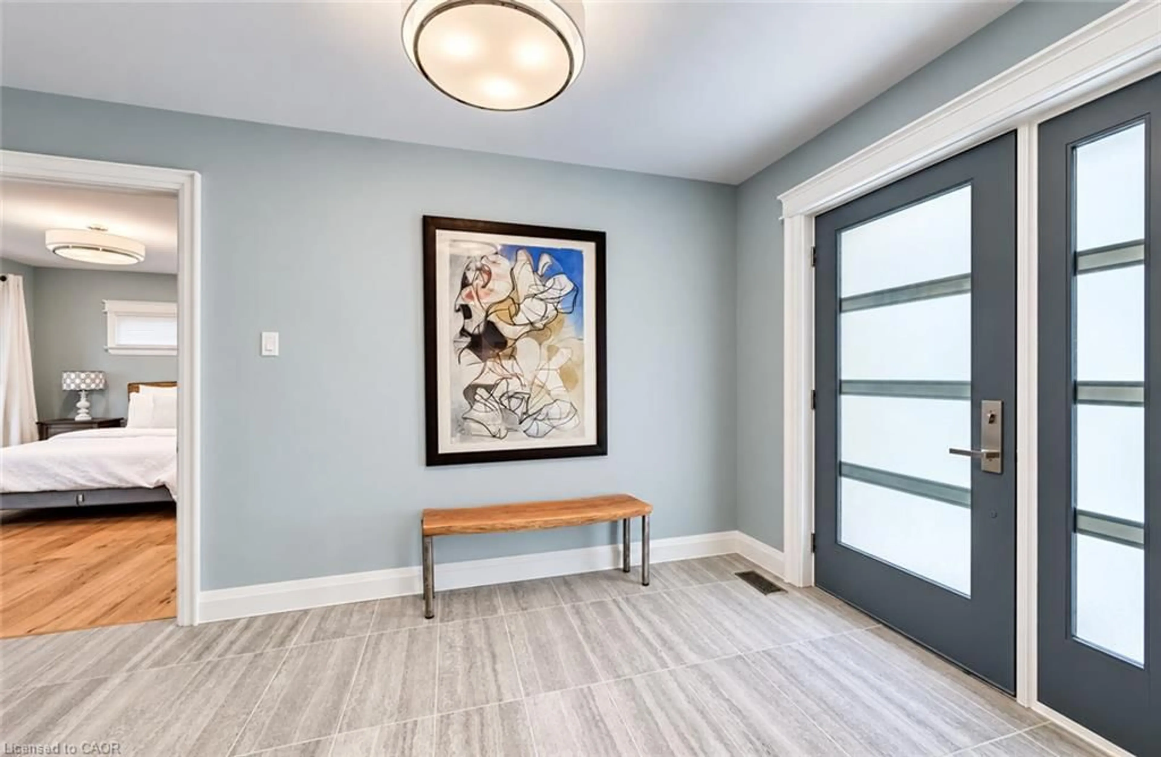 Indoor entryway for 656 Westmount Rd, Kitchener Ontario N2M 1R8