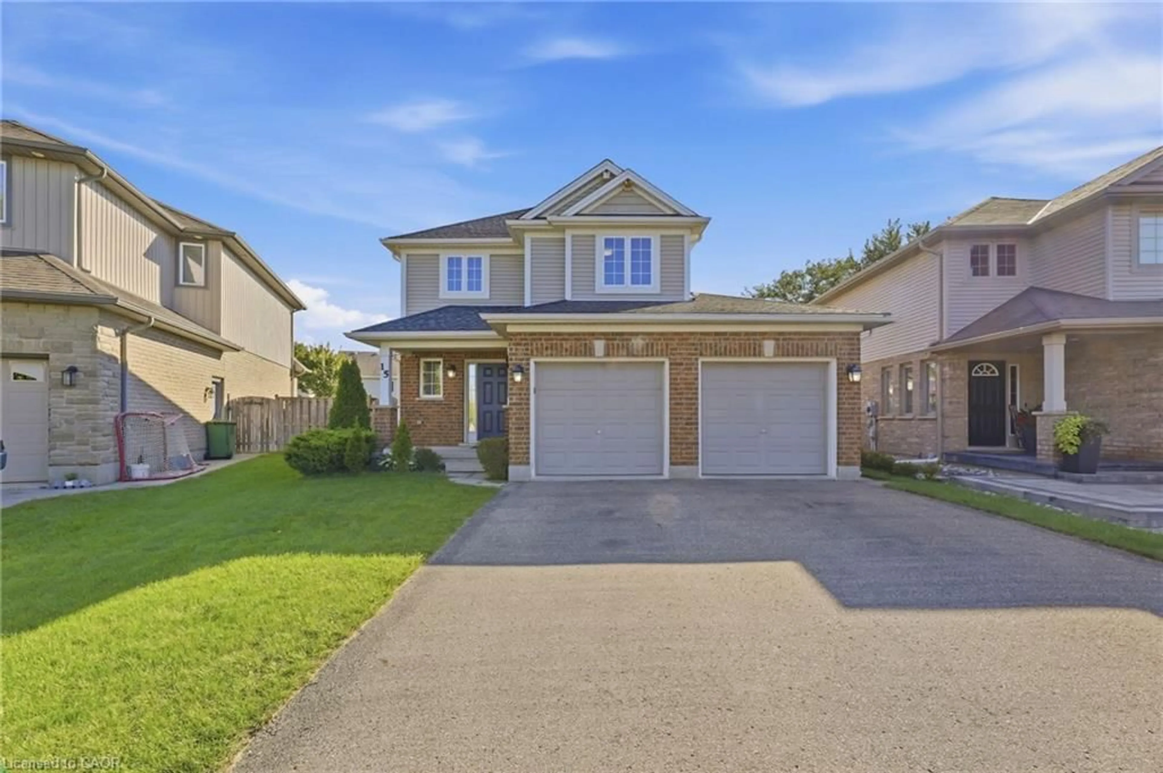 Home with vinyl exterior material, street for 15 Harvest Crt, St. Thomas Ontario N5R 0B8