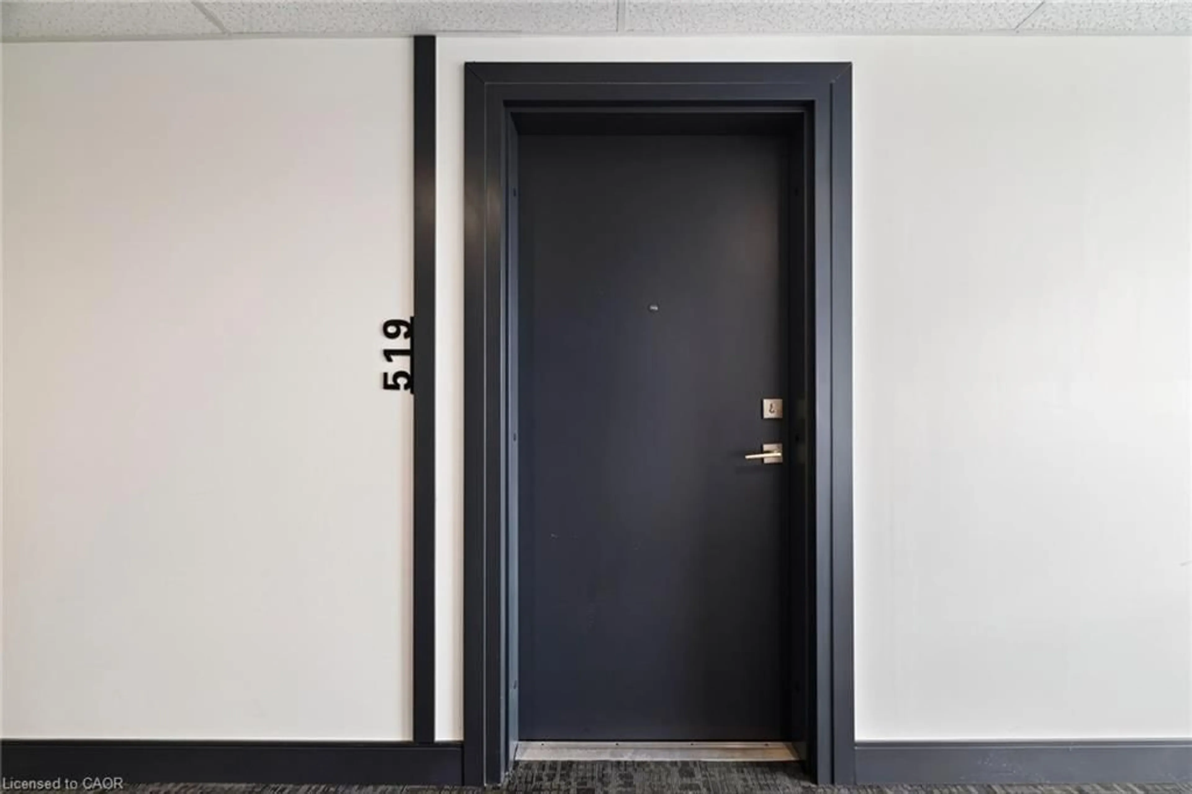Indoor foyer for 1 Wellington St #519, Brantford Ontario N3T 2L3
