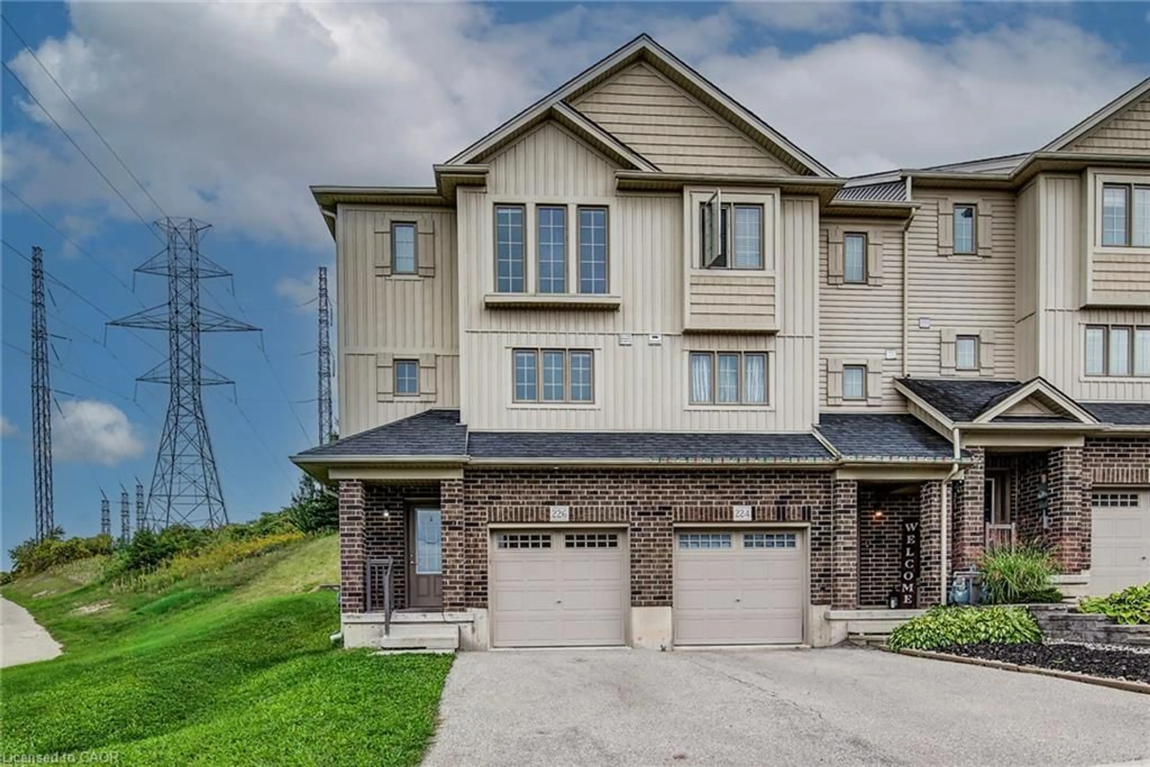 Home with brick exterior material, street for 226 Maitland St, Kitchener Ontario N2R 1Z1