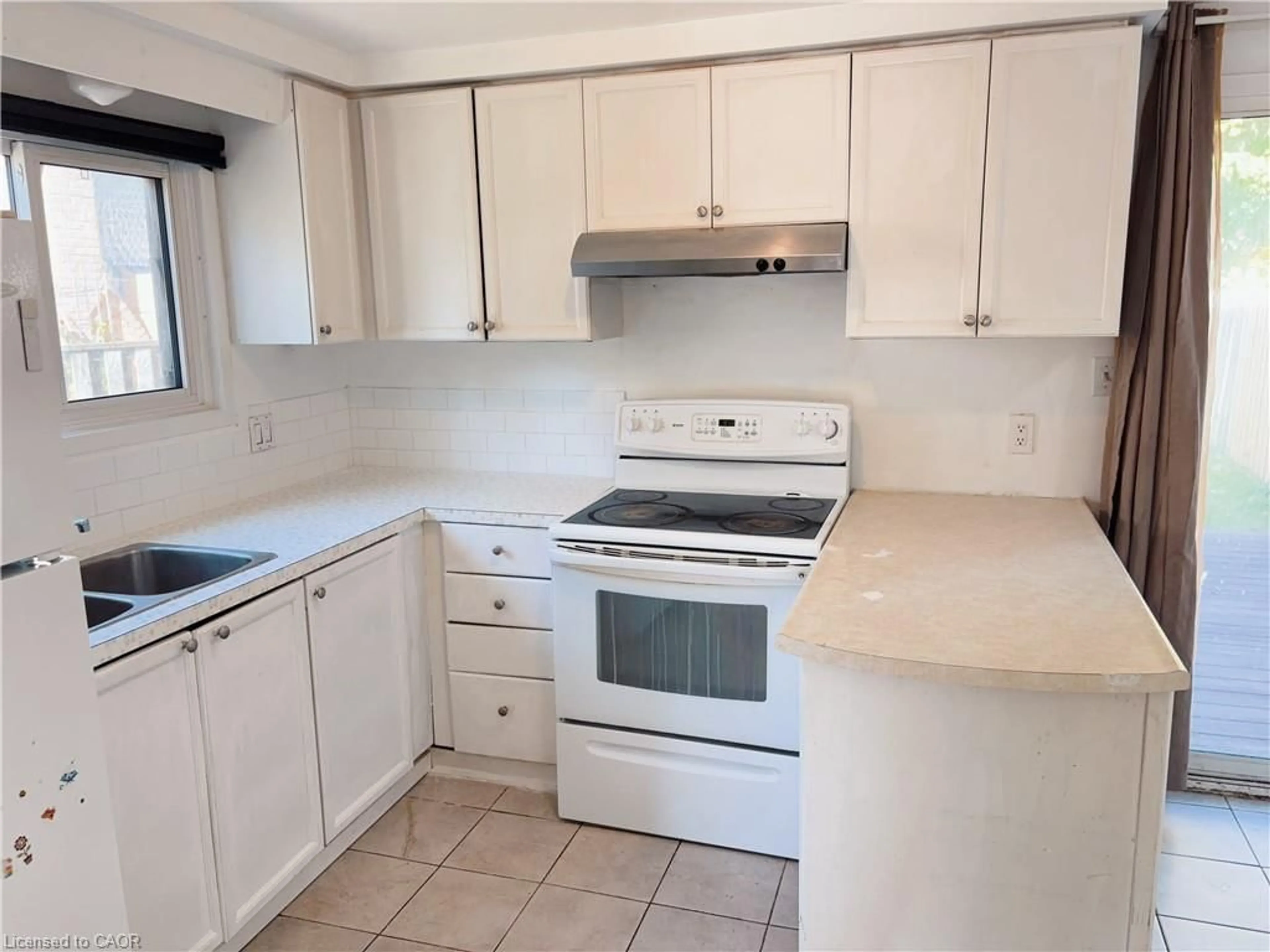 Standard kitchen, unknown for 112 Northlake Dr #A, Waterloo Ontario N2V 1H6