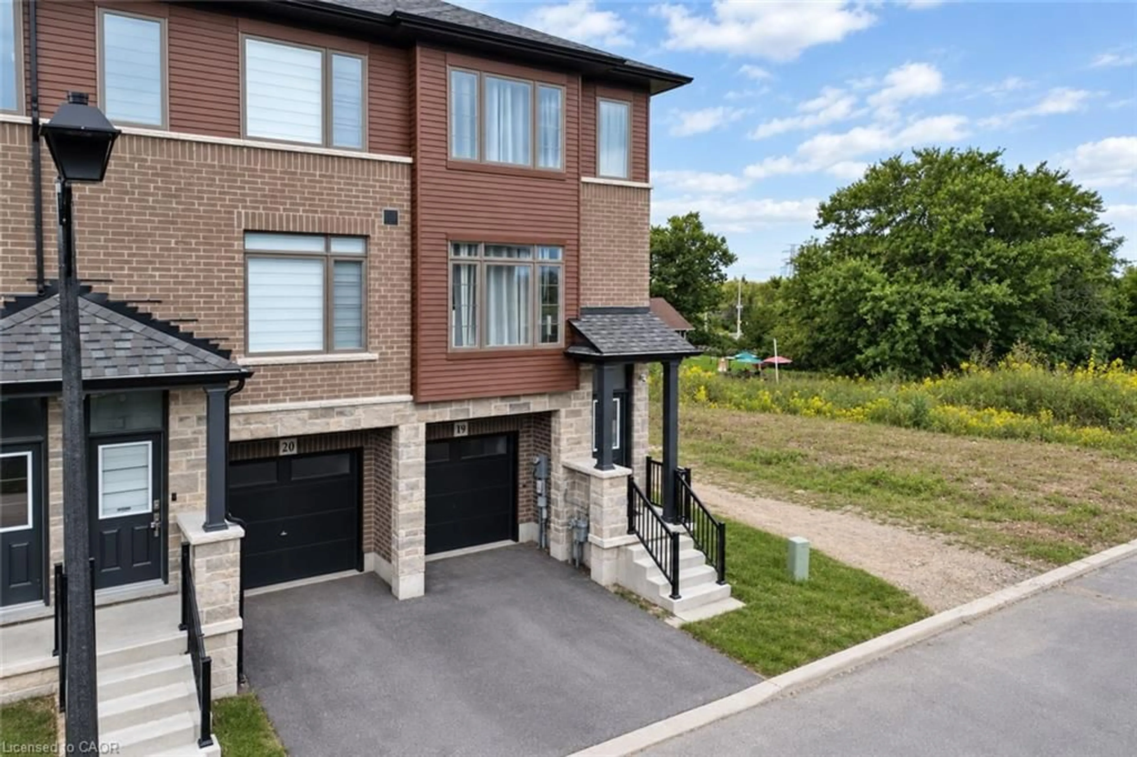 Home with brick exterior material, street for 61 Soho St #19, Stoney Creek Ontario L8J 0M6