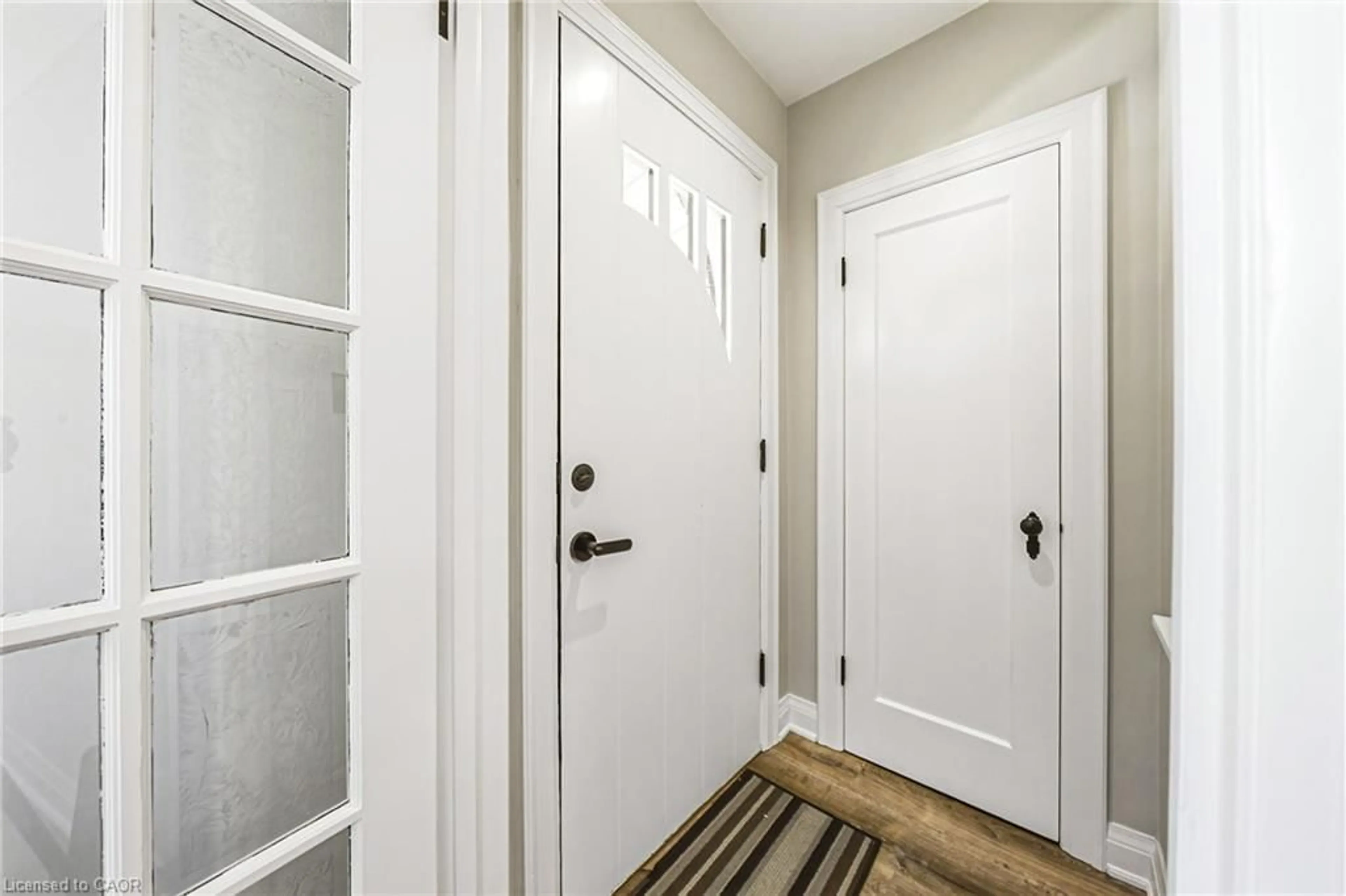 Indoor entryway for 203 West 2nd St, Hamilton Ontario L9C 3G2