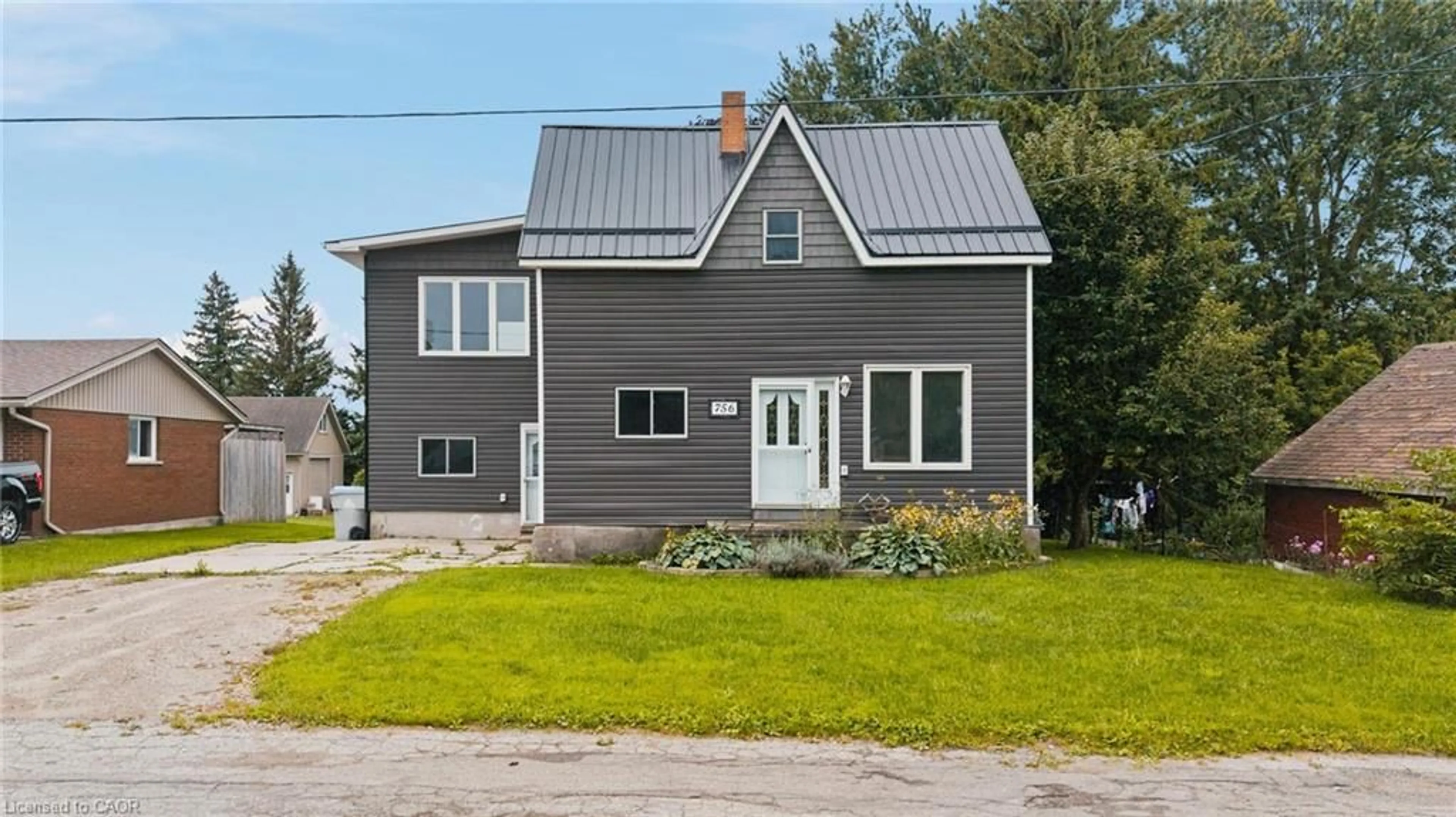 Home with vinyl exterior material, building for 756 Inkerman St, Listowel Ontario N4W 2P2