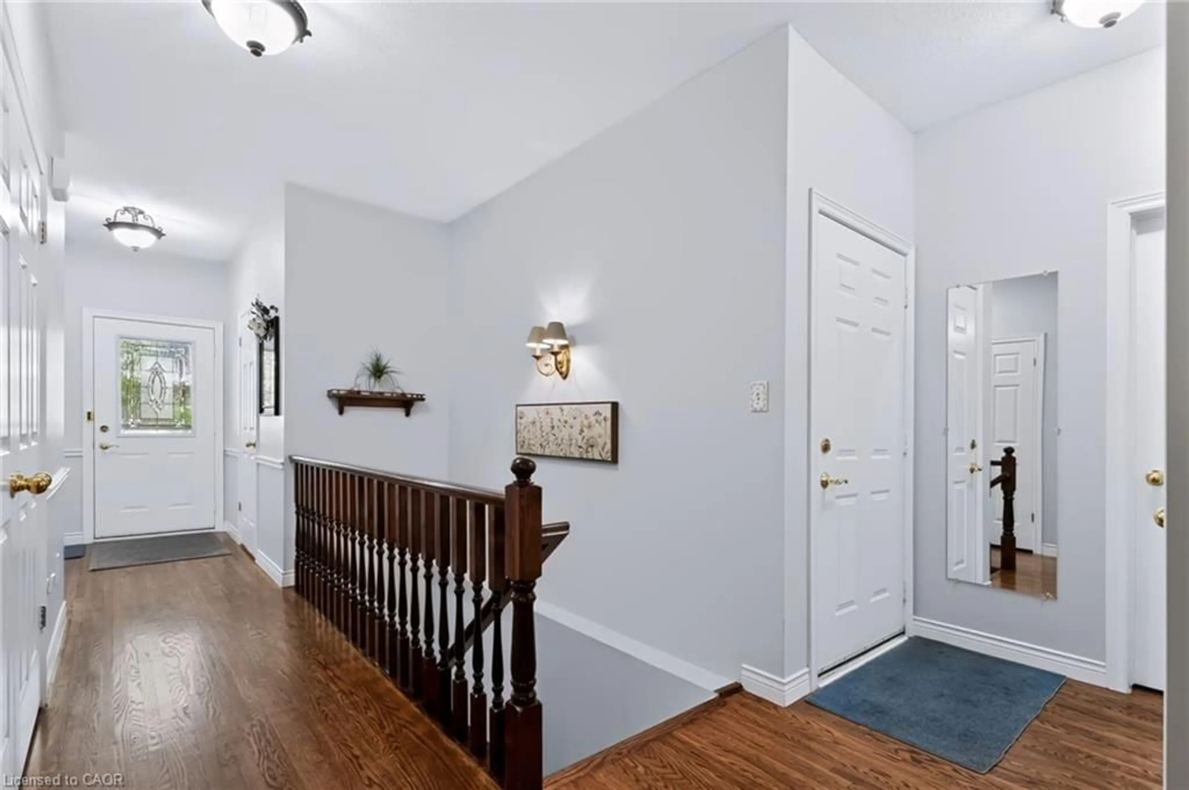 Indoor entryway for 79 Greentrail Dr, Mount Hope Ontario L0R 1W0
