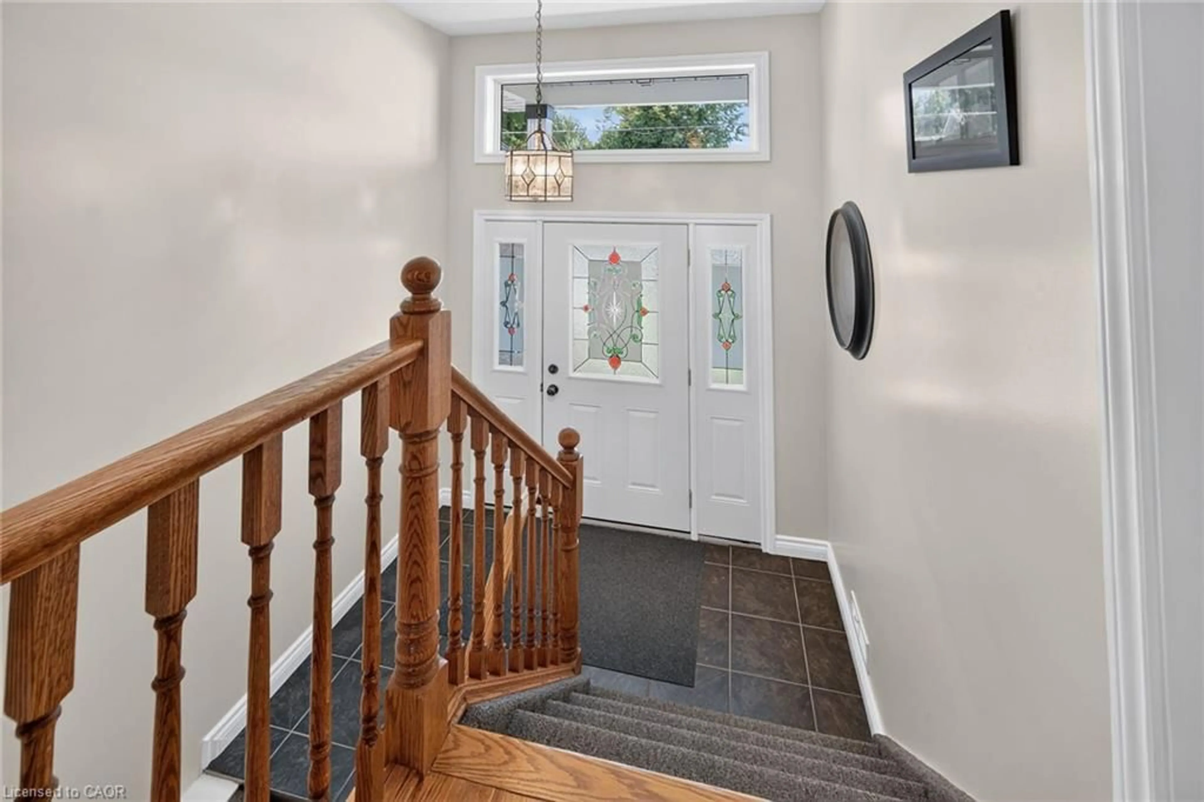 Indoor entryway for 16 Church St, Jarvis Ontario N0A 1J0