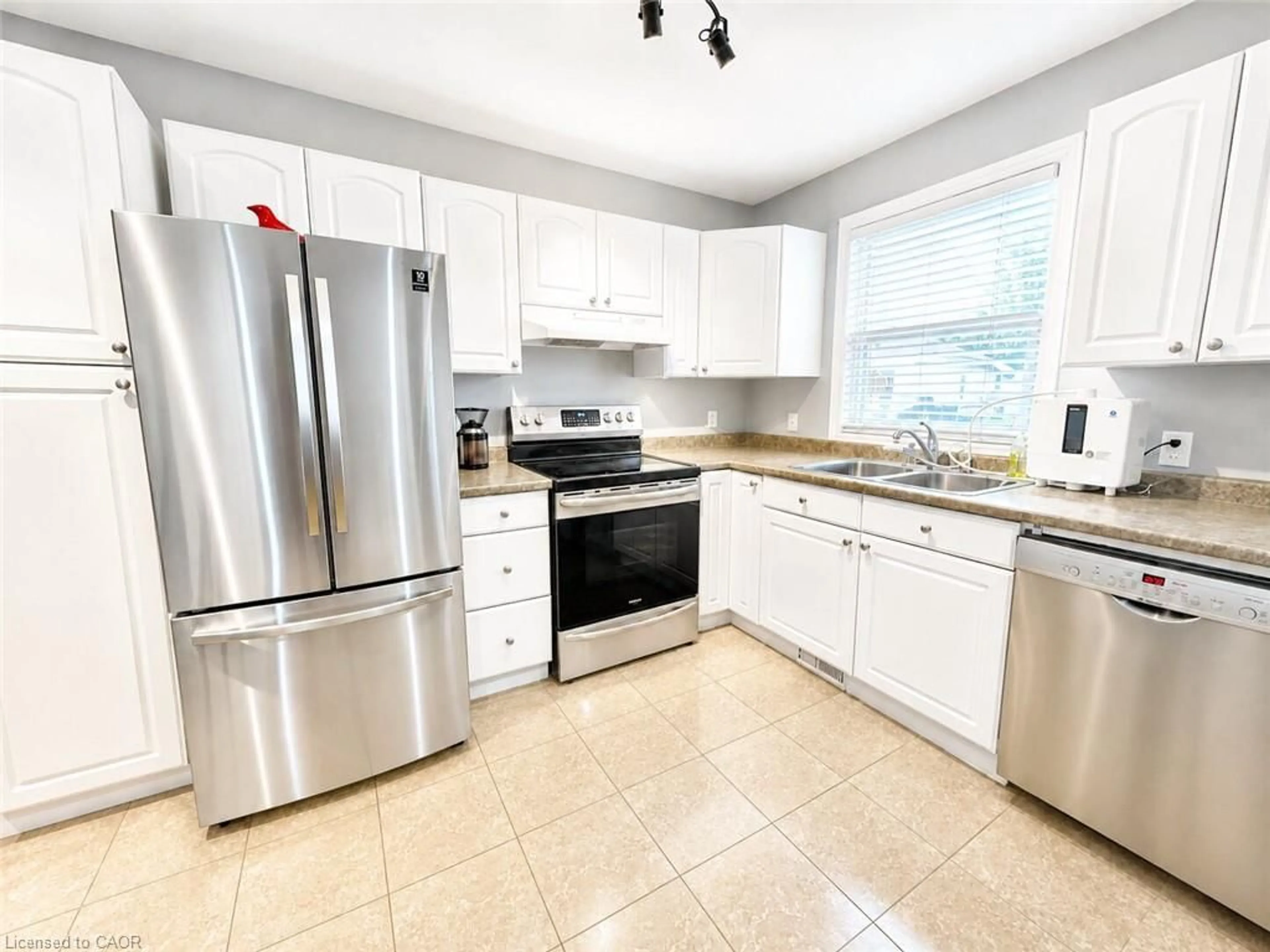 Unknown for 15 Esther St, Brantford Ontario N3S 6K3