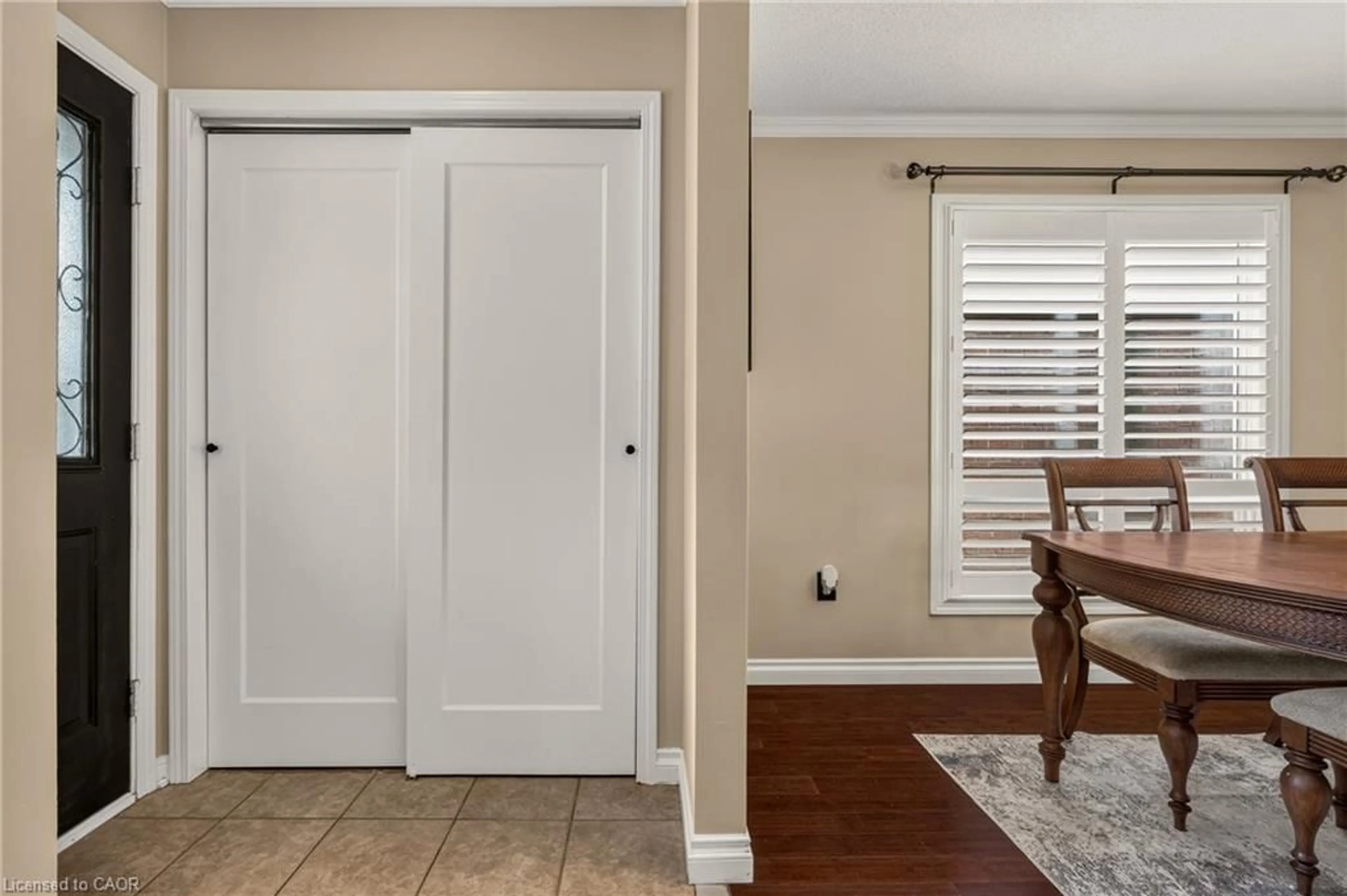 Indoor entryway for 5036 Haswell Lane, Burlington Ontario L7L 6H9