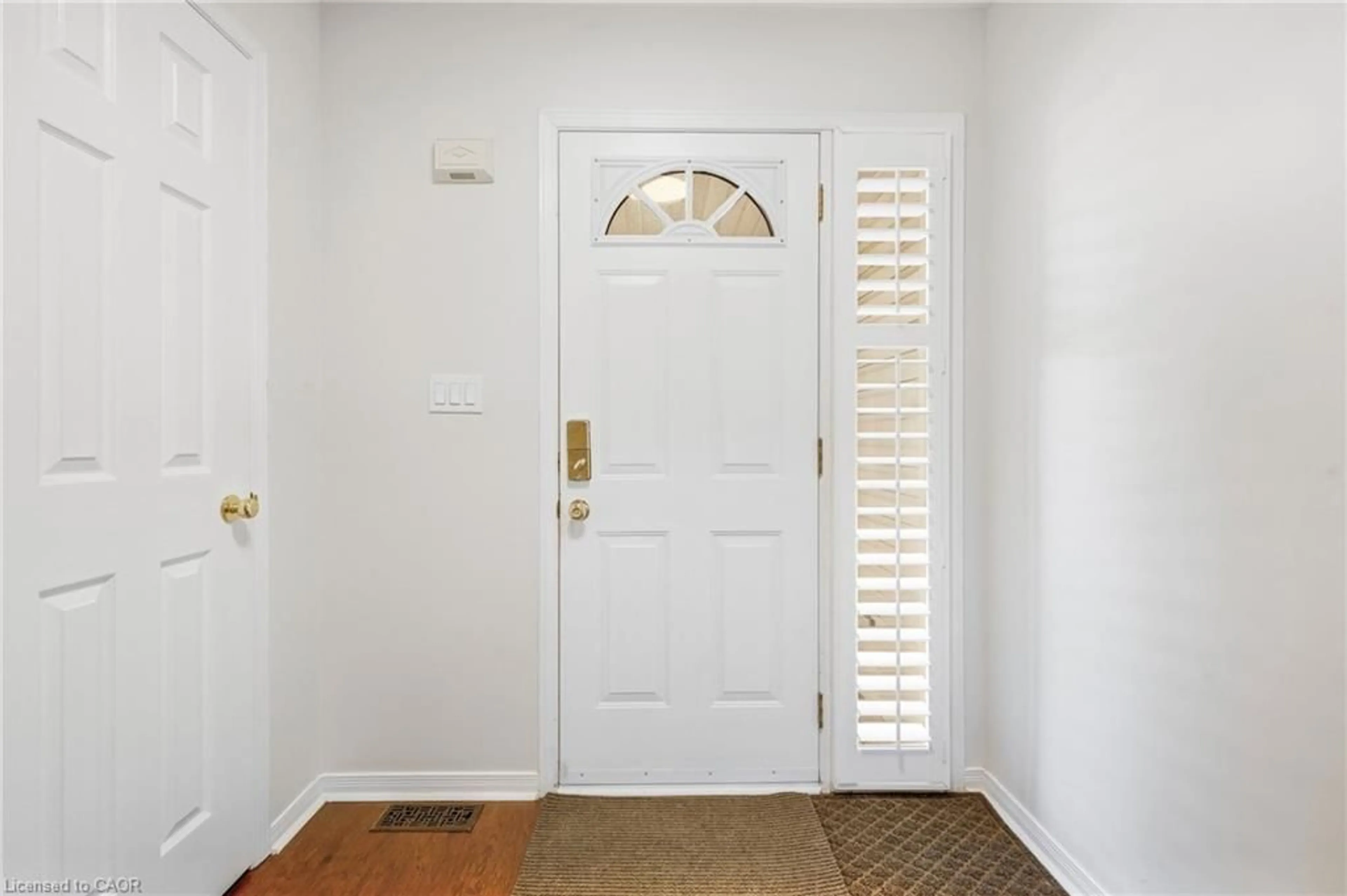 Indoor entryway for 4518 Garden Gate Terr, Beamsville Ontario L0R 1B9