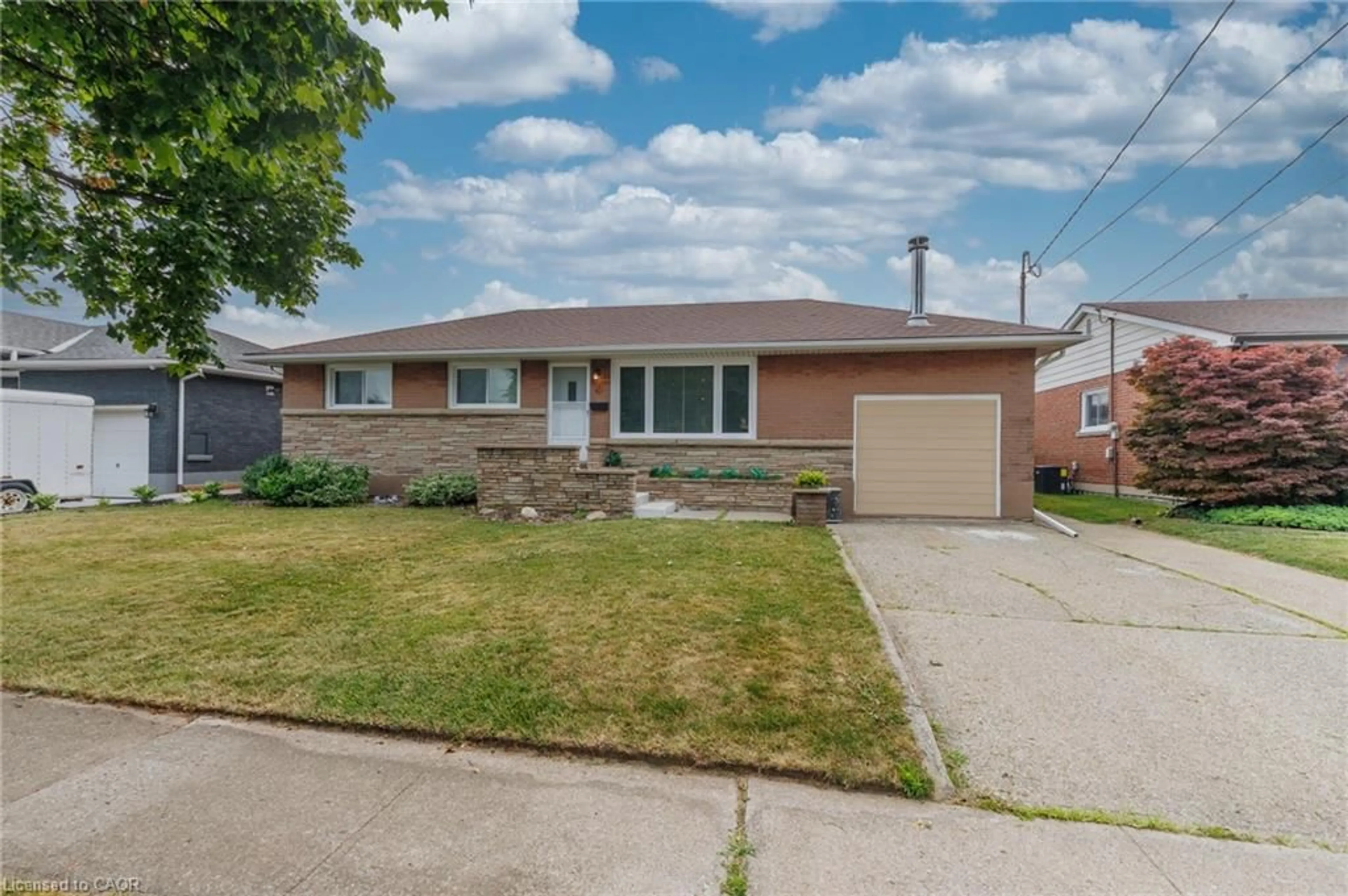 Home with brick exterior material, street for 77 Balmoral Ave, Welland Ontario L3B 1S5