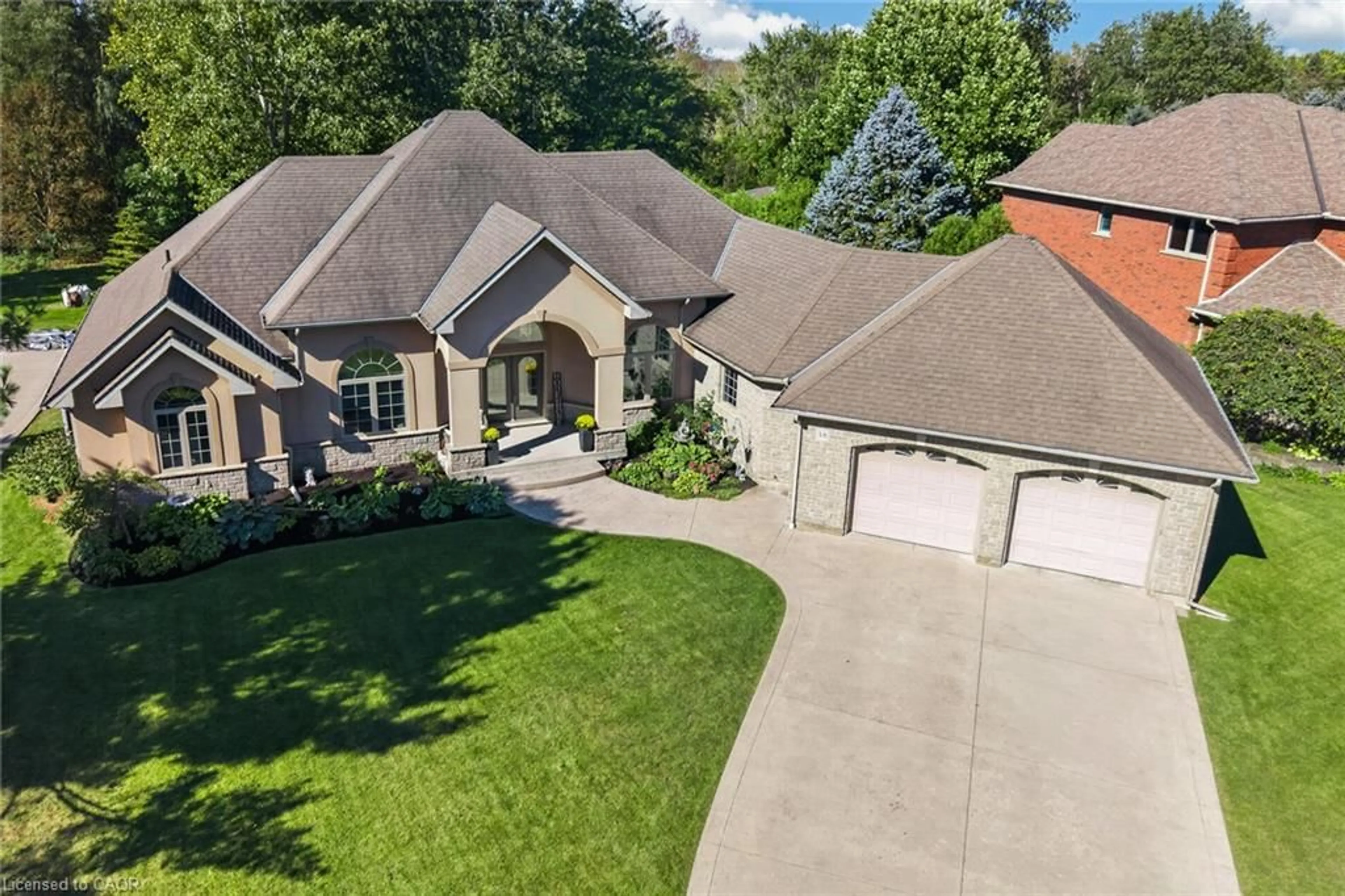A pic from outside/outdoor area/front of a property/back of a property/a pic from drone, street for 38 Virginia Ave, Simcoe Ontario N3Y 5M4