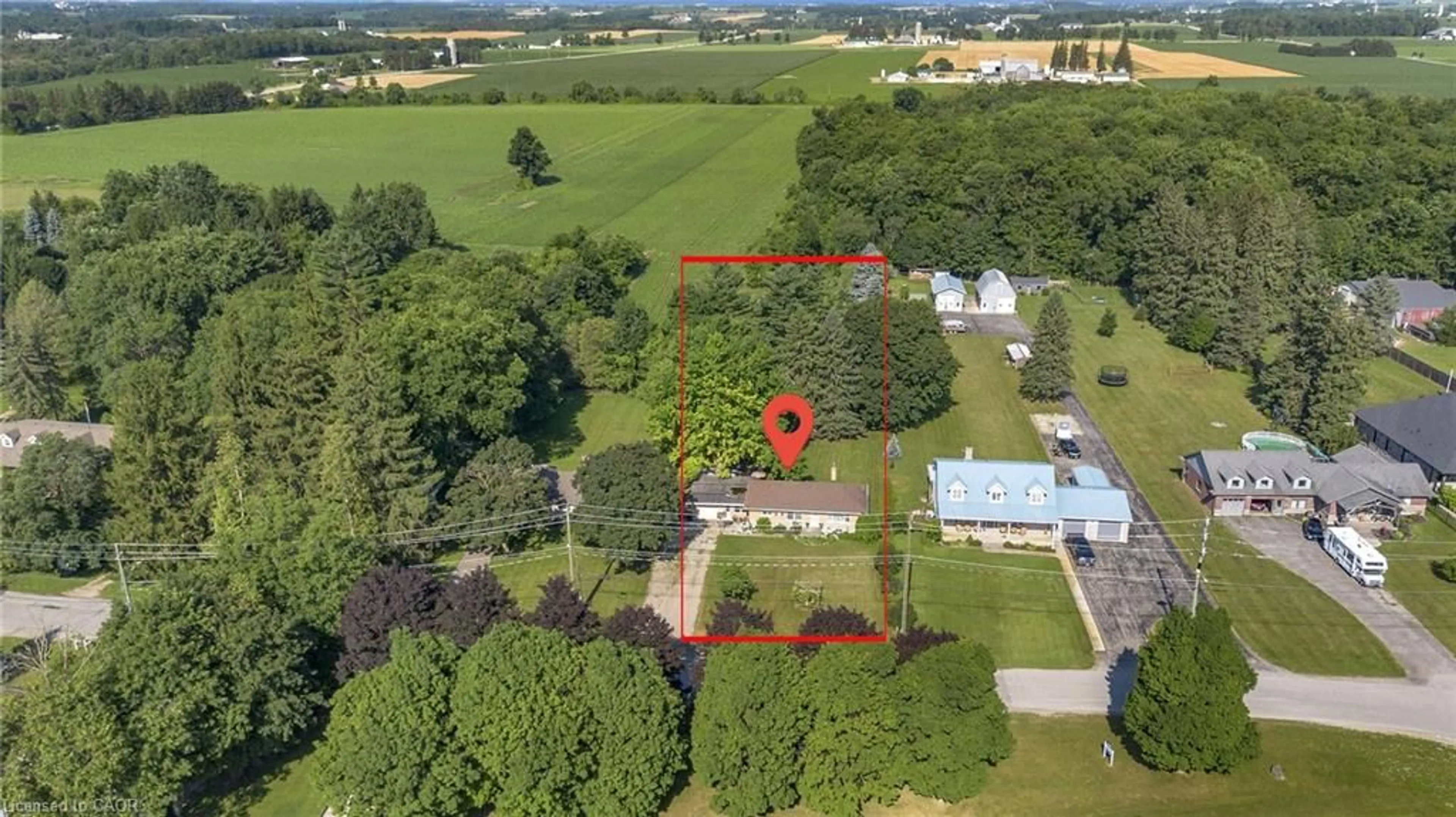 A pic from outside/outdoor area/front of a property/back of a property/a pic from drone, building for 124 Northside Dr, St. Jacobs Ontario N0B 2N0