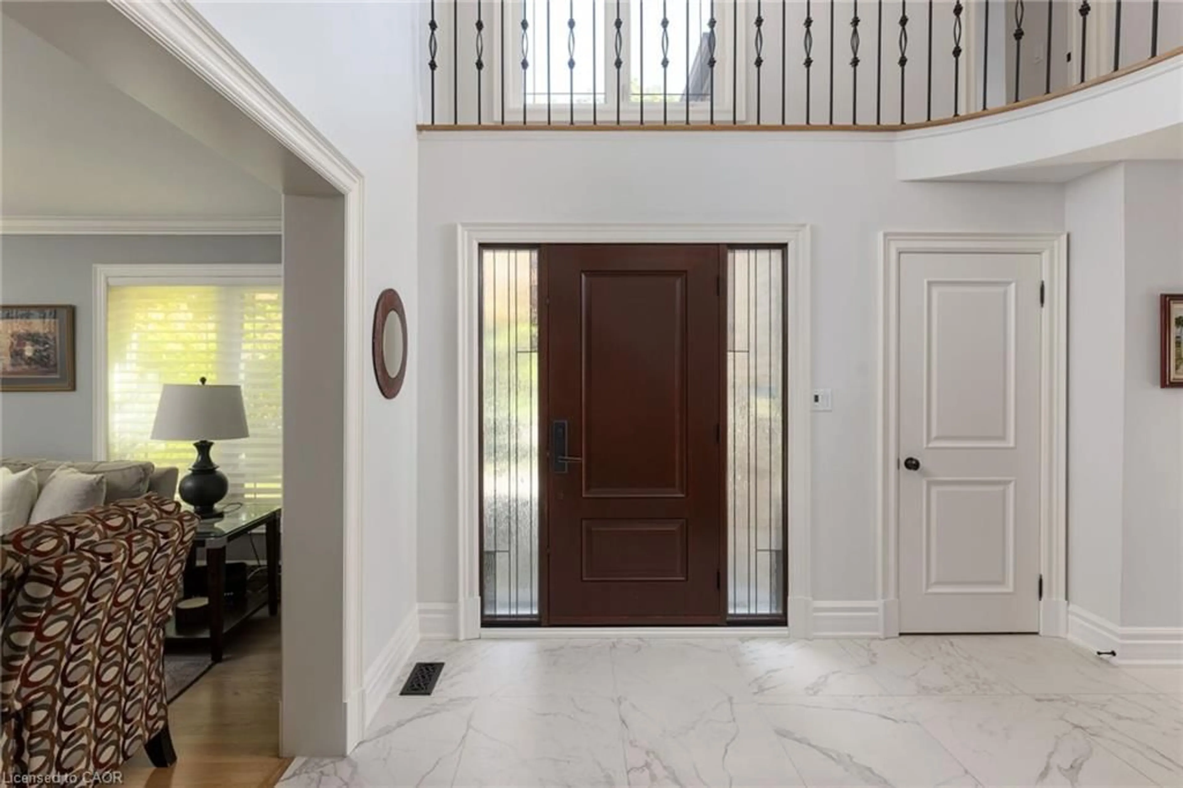 Indoor foyer for 4279 Bridlepath Trail, Mississauga Ontario L5L 3K3
