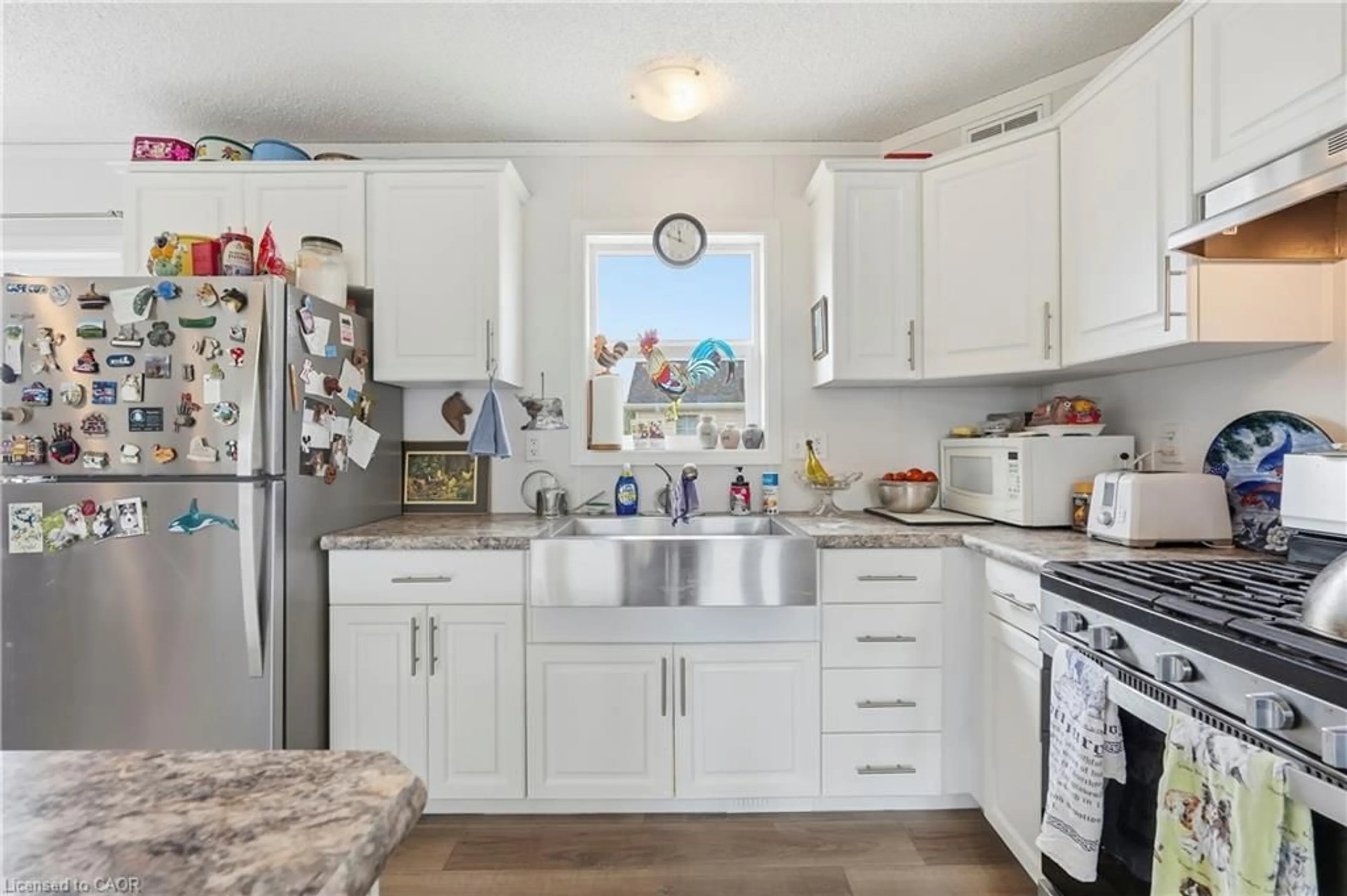 Standard kitchen, ceramic/tile floor for 17 Bent Willow Crt, Nanticoke Ontario N0A 1L0